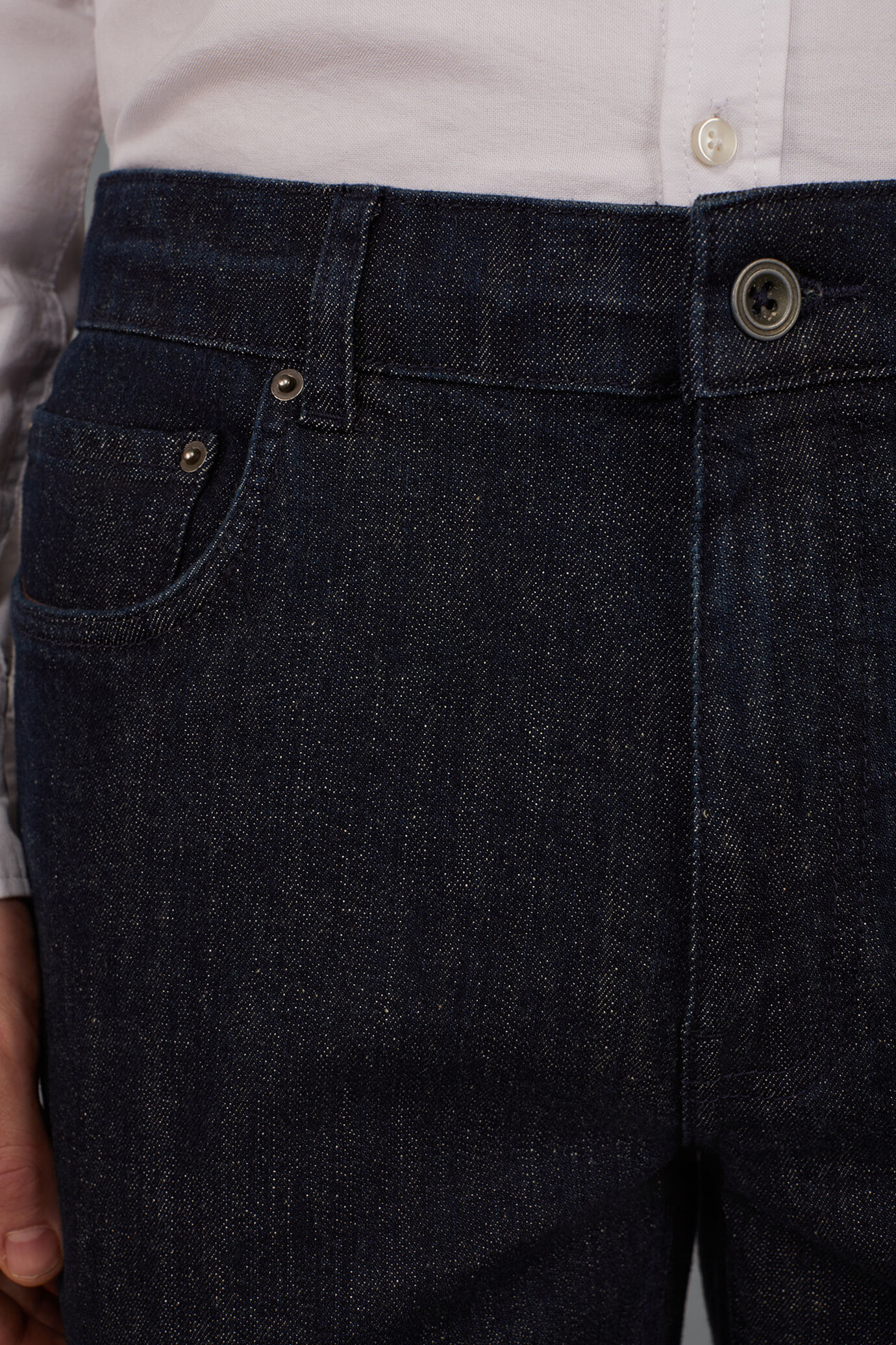 Men&rsquo;s 5 Pockets straight-fit jeans image number 2