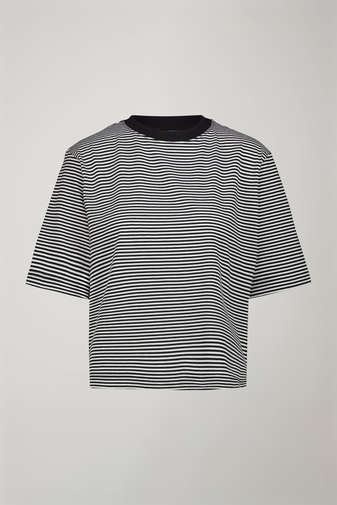 Damen-T-Shirt aus 100 % Baumwolljersey in normaler Passform image number 4