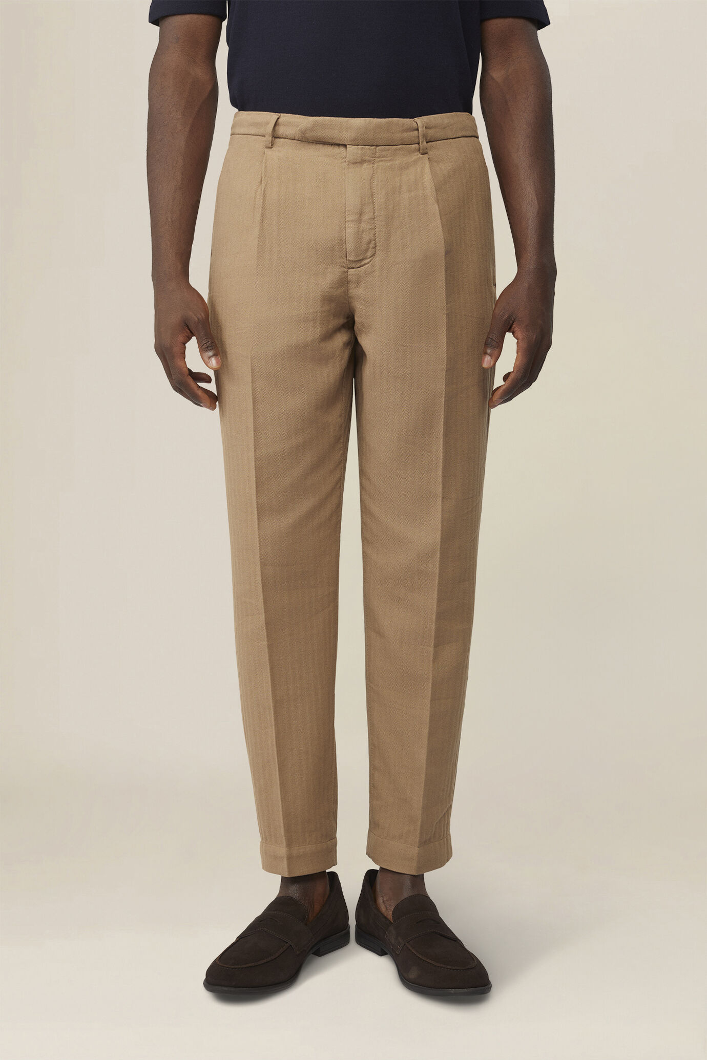Men's trousers with 2 small pleats image number 1