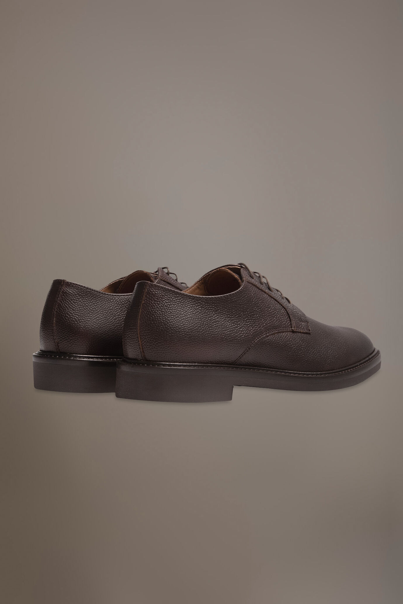 Scarpa derby uomo in 100% pelle tamburata image number 2