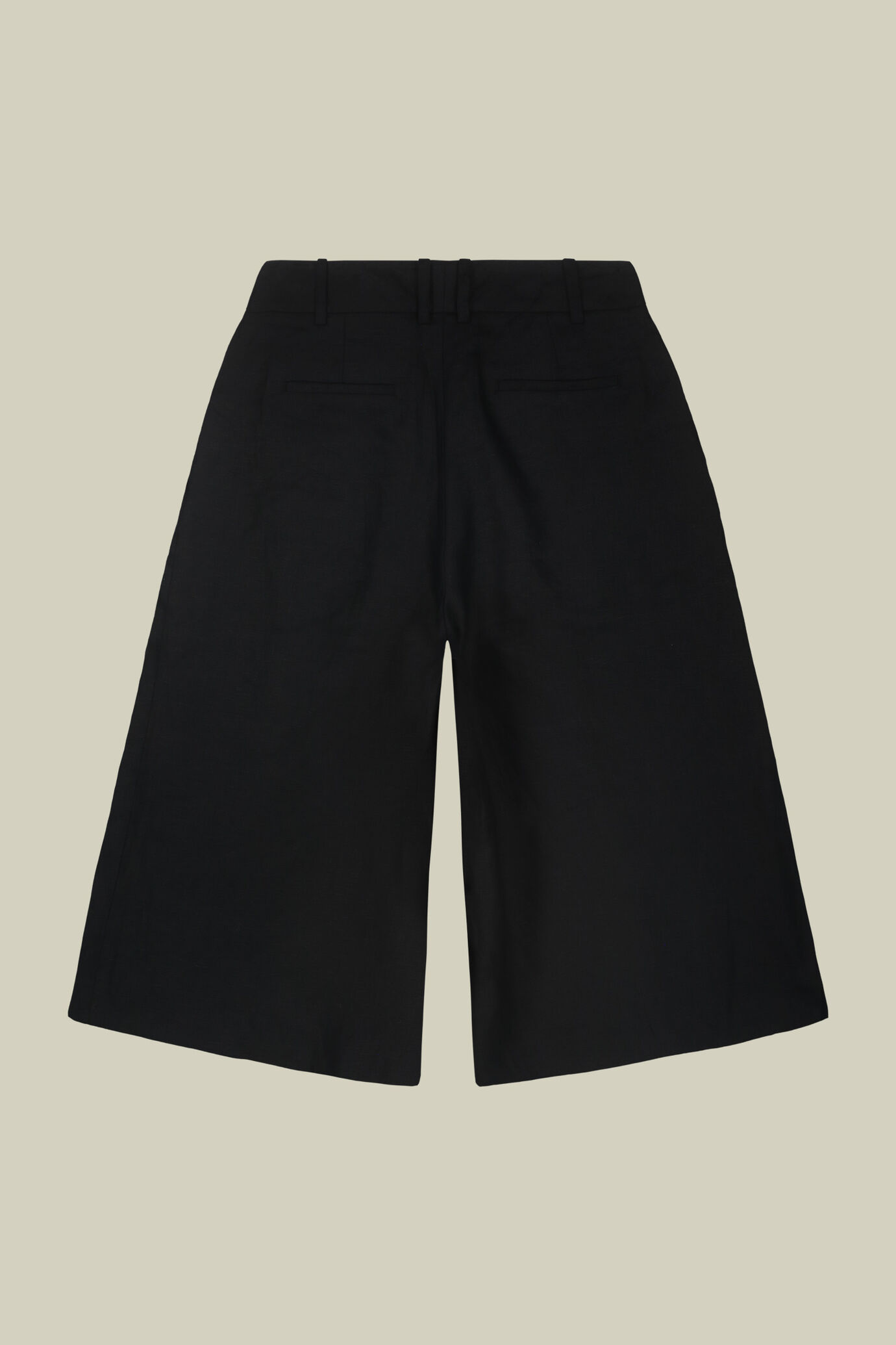 Locker sitzende Bermudashorts für Damen aus 100 % Leinen image number 5