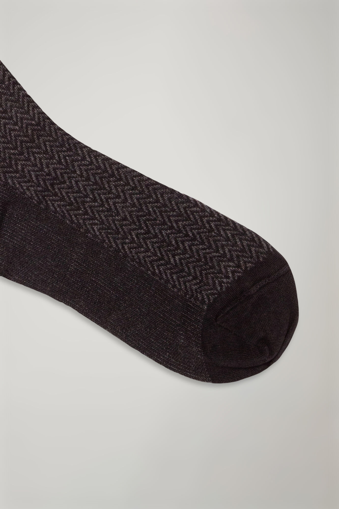 Chaussettes longues en maille &agrave; chevrons made in italy image number 1