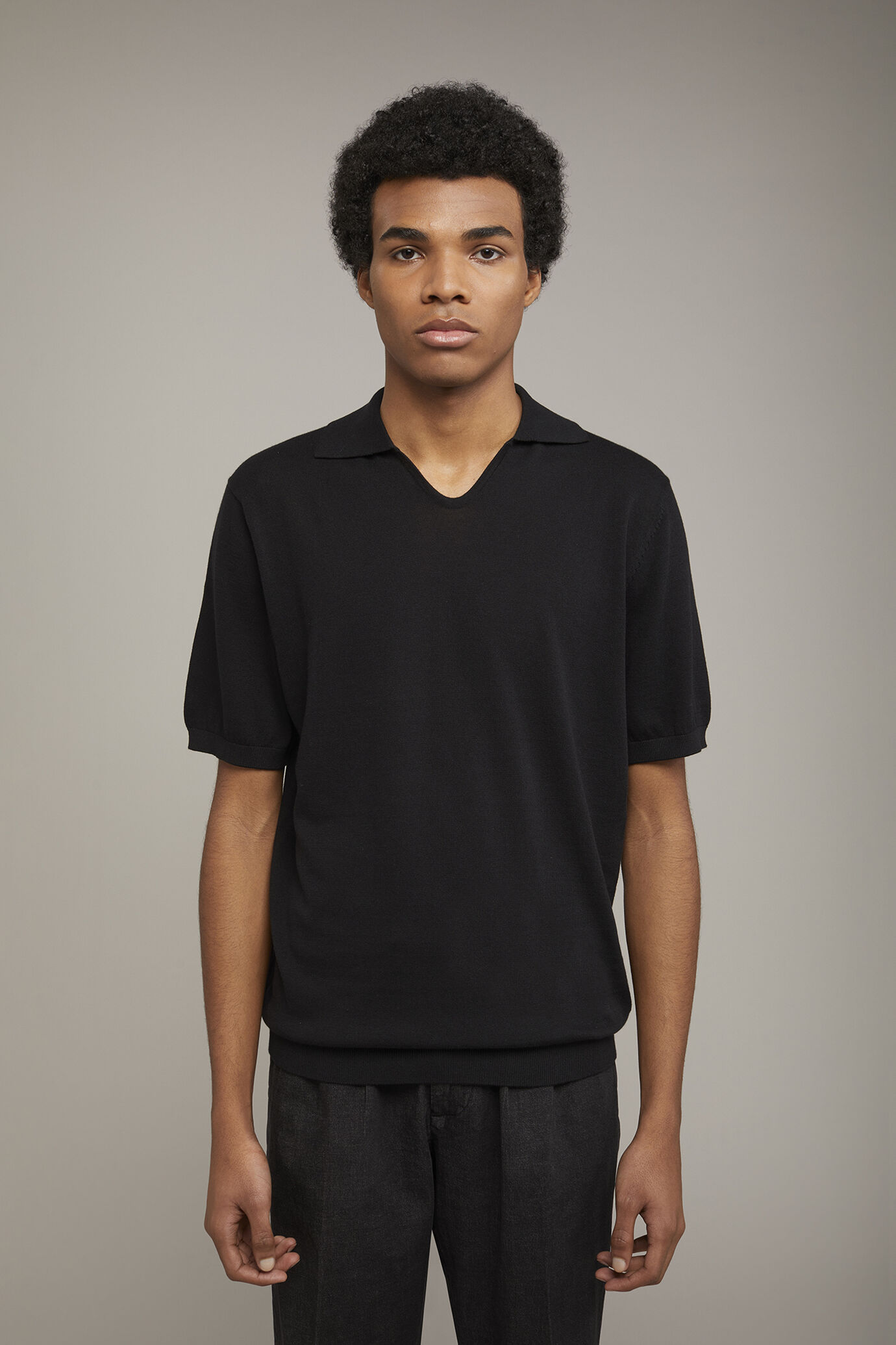 Polo homme col derby en maille 100&nbsp;% coton &agrave; manches courtes coupe r&eacute;guli&egrave;re image number 2