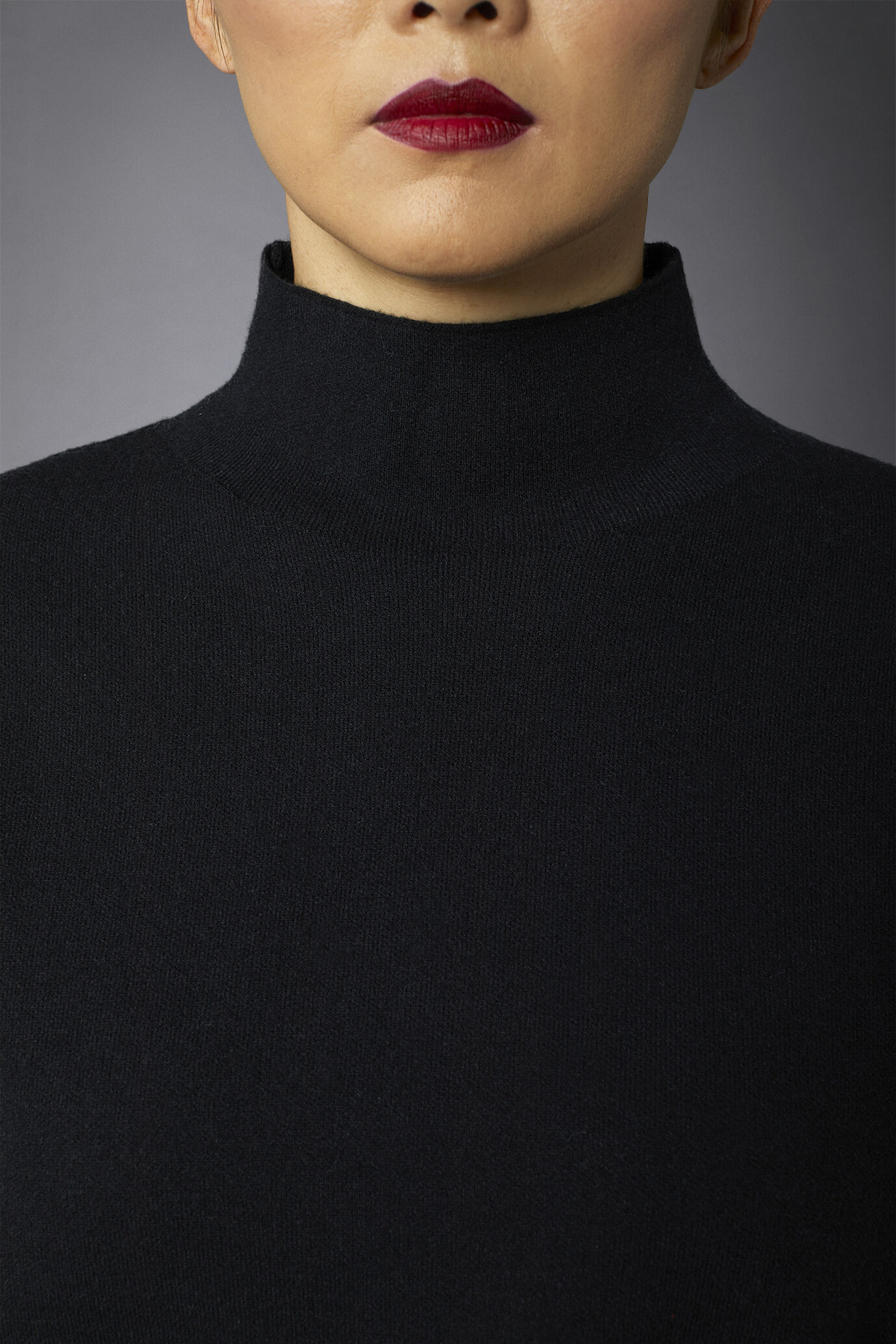 Women's turtleneck sweater image number 3