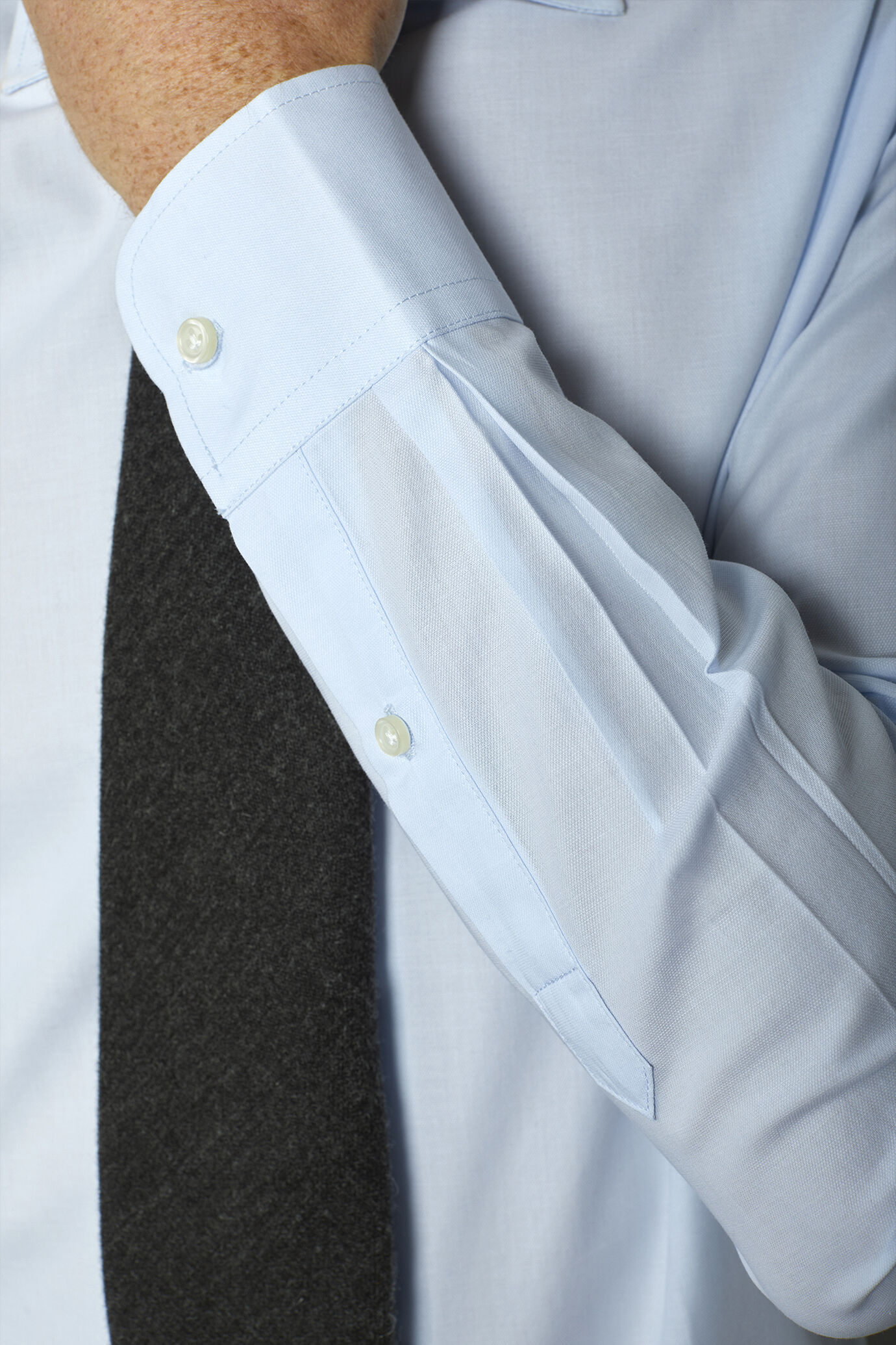 Camicia classica uomo collo francese slim fit tessuto armaturato image number 4