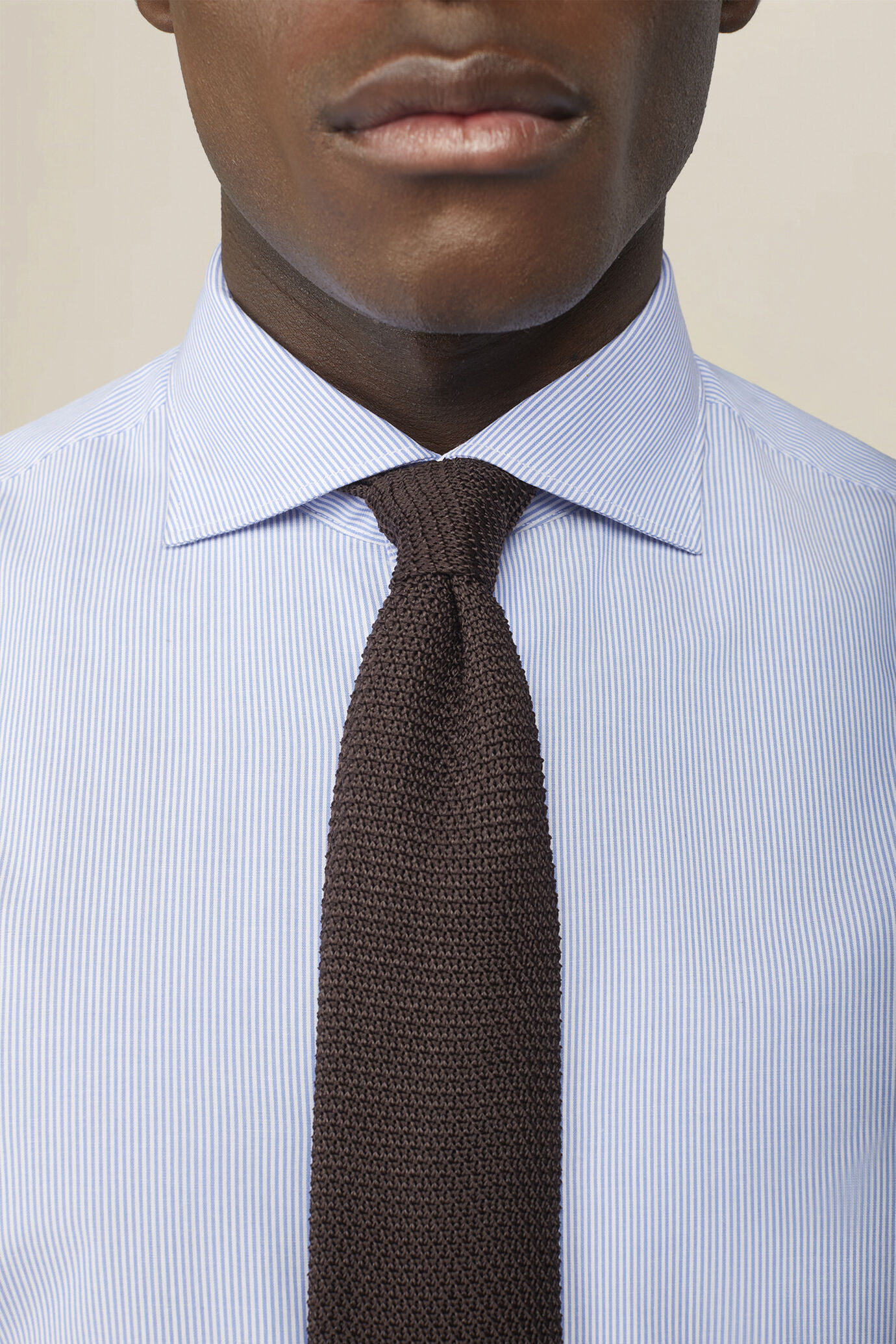 Men's 100% cotton dobby piqu&eacute; shirt image number 2