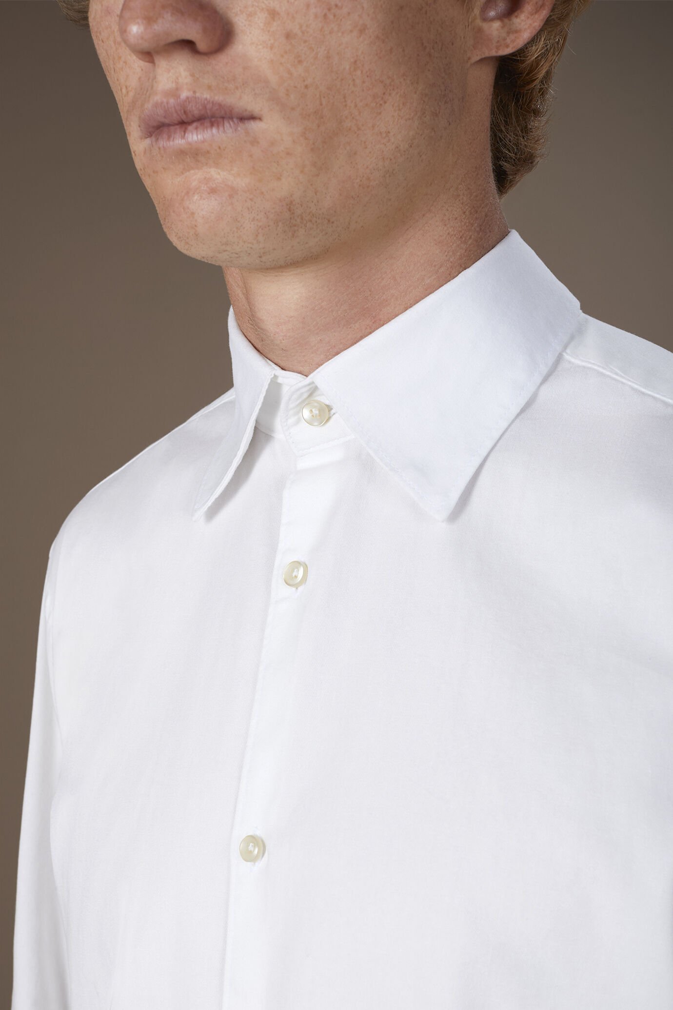 Camicia uomo casual collo classico 100% cotone tessuto gabardine comfort fit image number 2