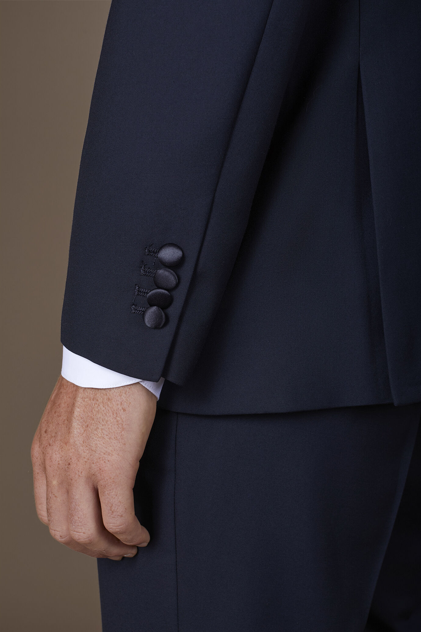 Smoking uomo monopetto in tessuto twill serge con vestibilità regolare image number 5