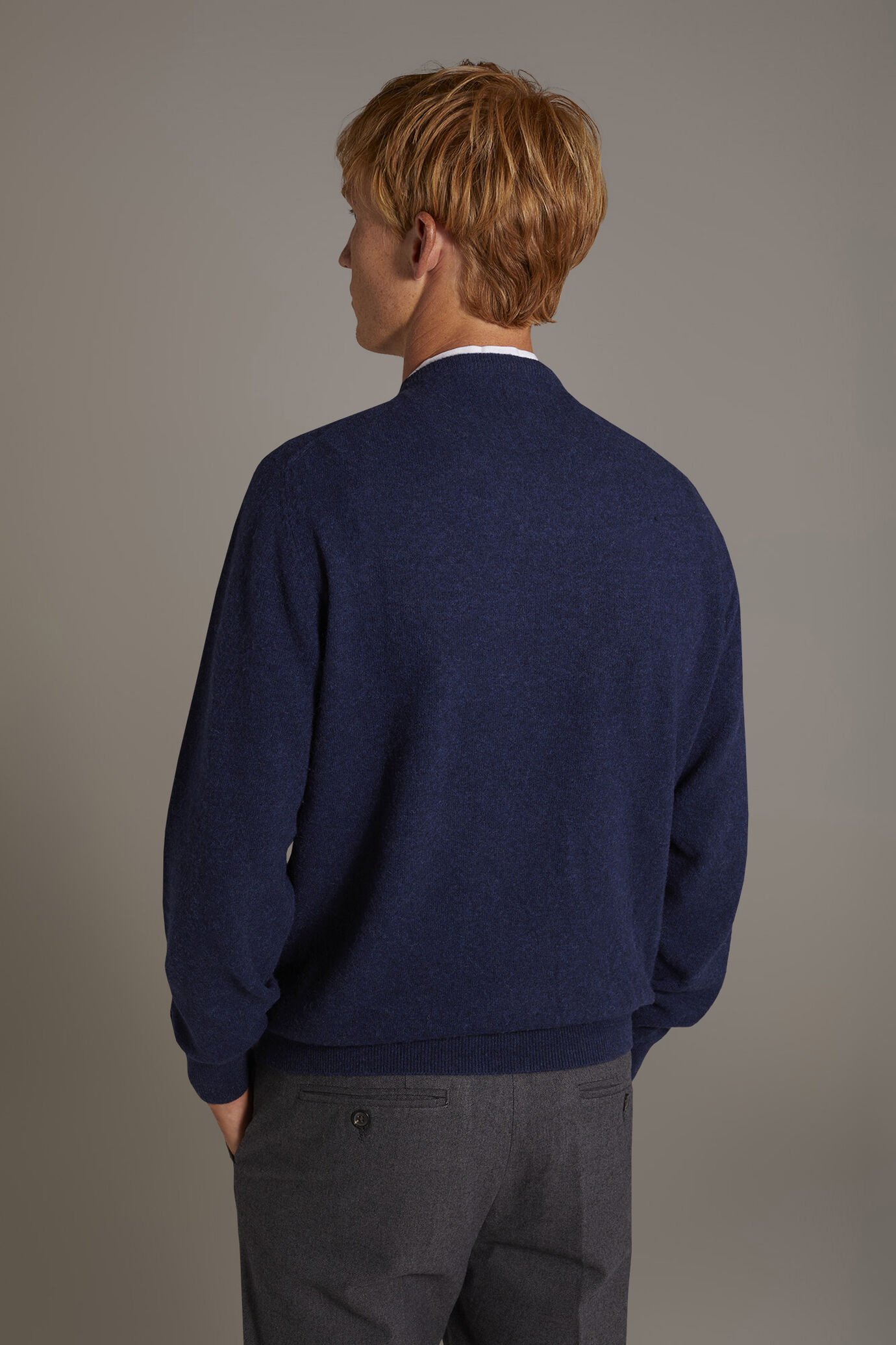 Round neck lambswool blend sweater image number 3