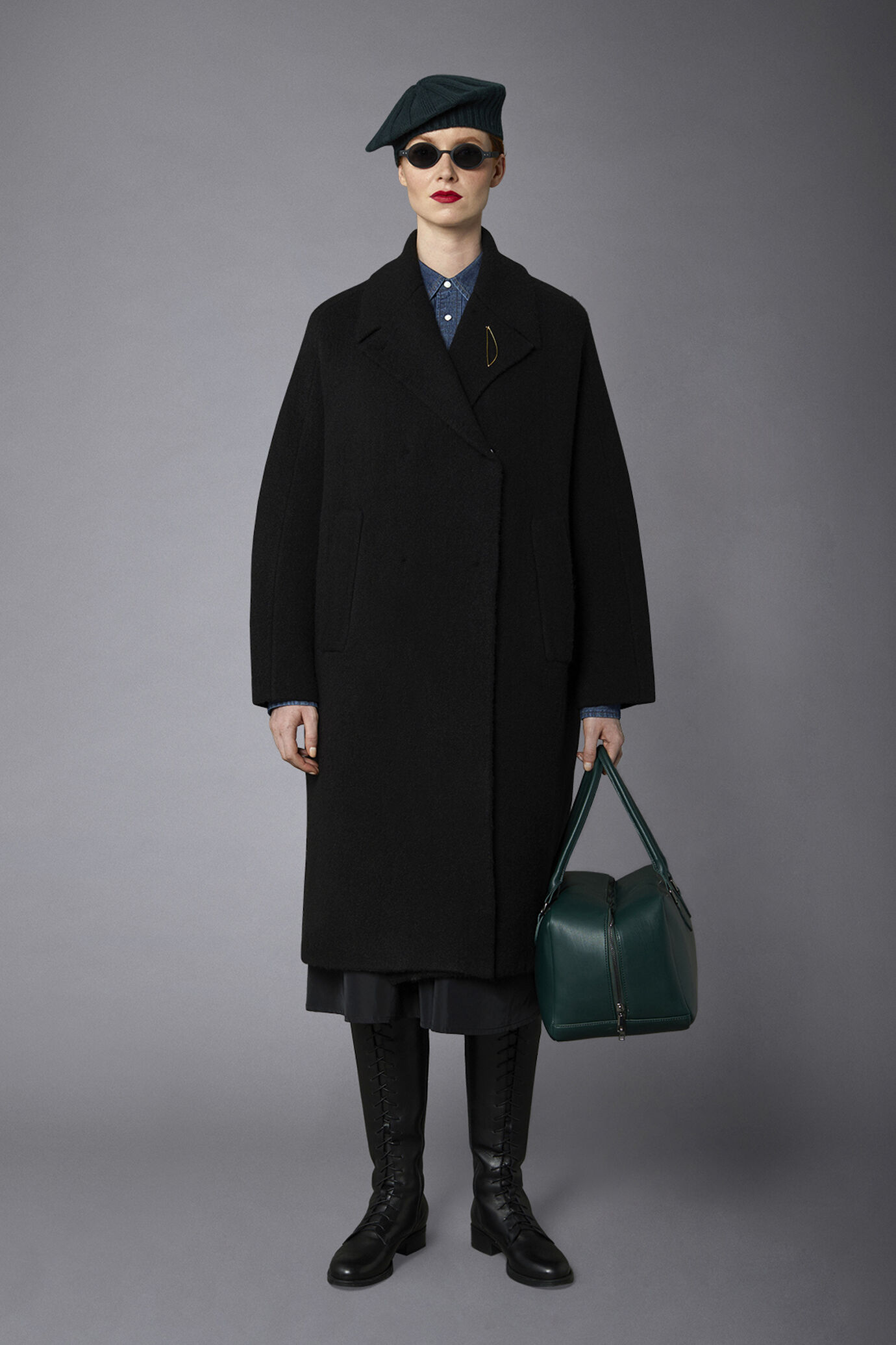 Women's oversized coat in soft wool-blend knit image number 0