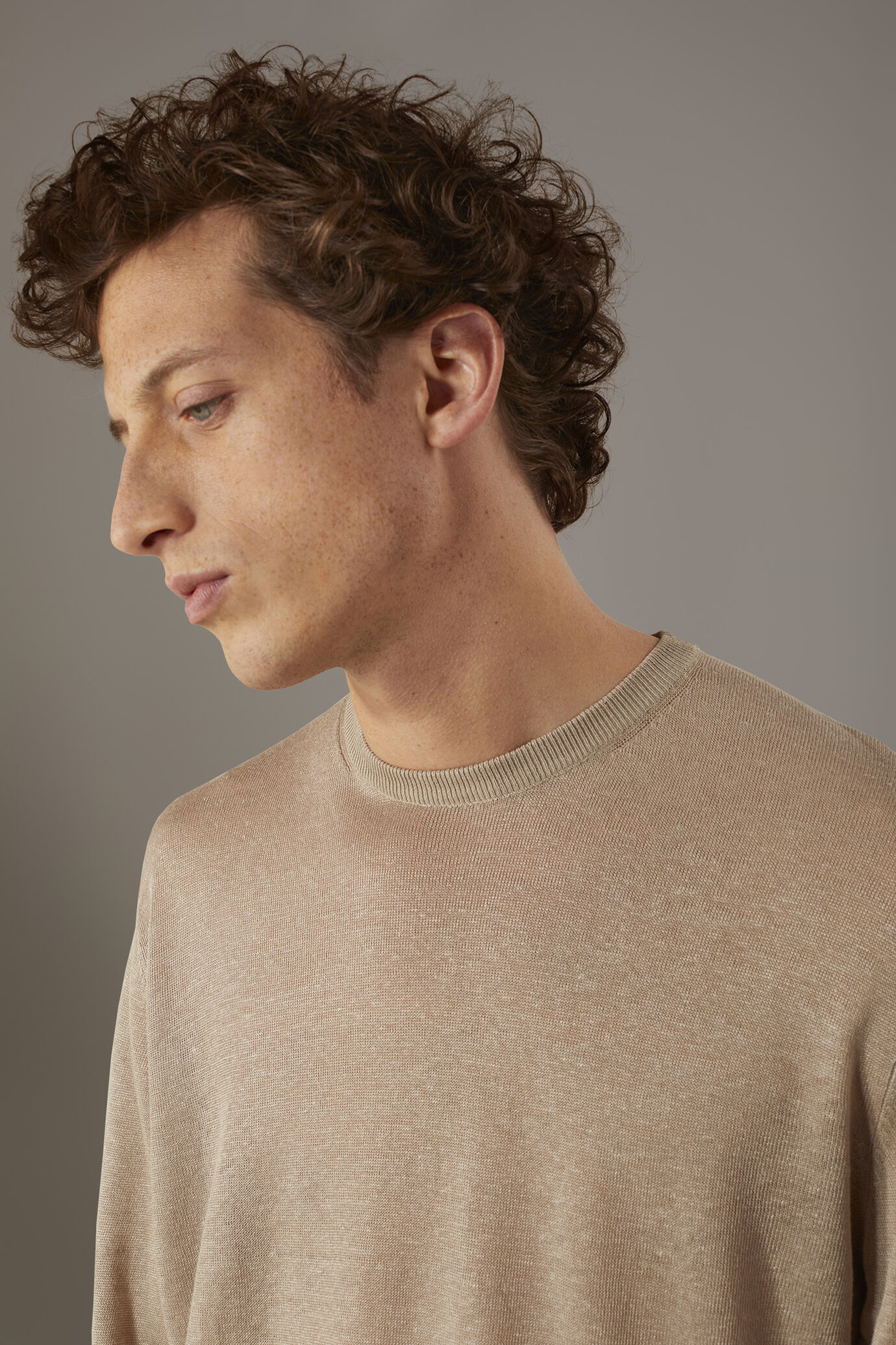Round neck sweater 100% linen image number 2