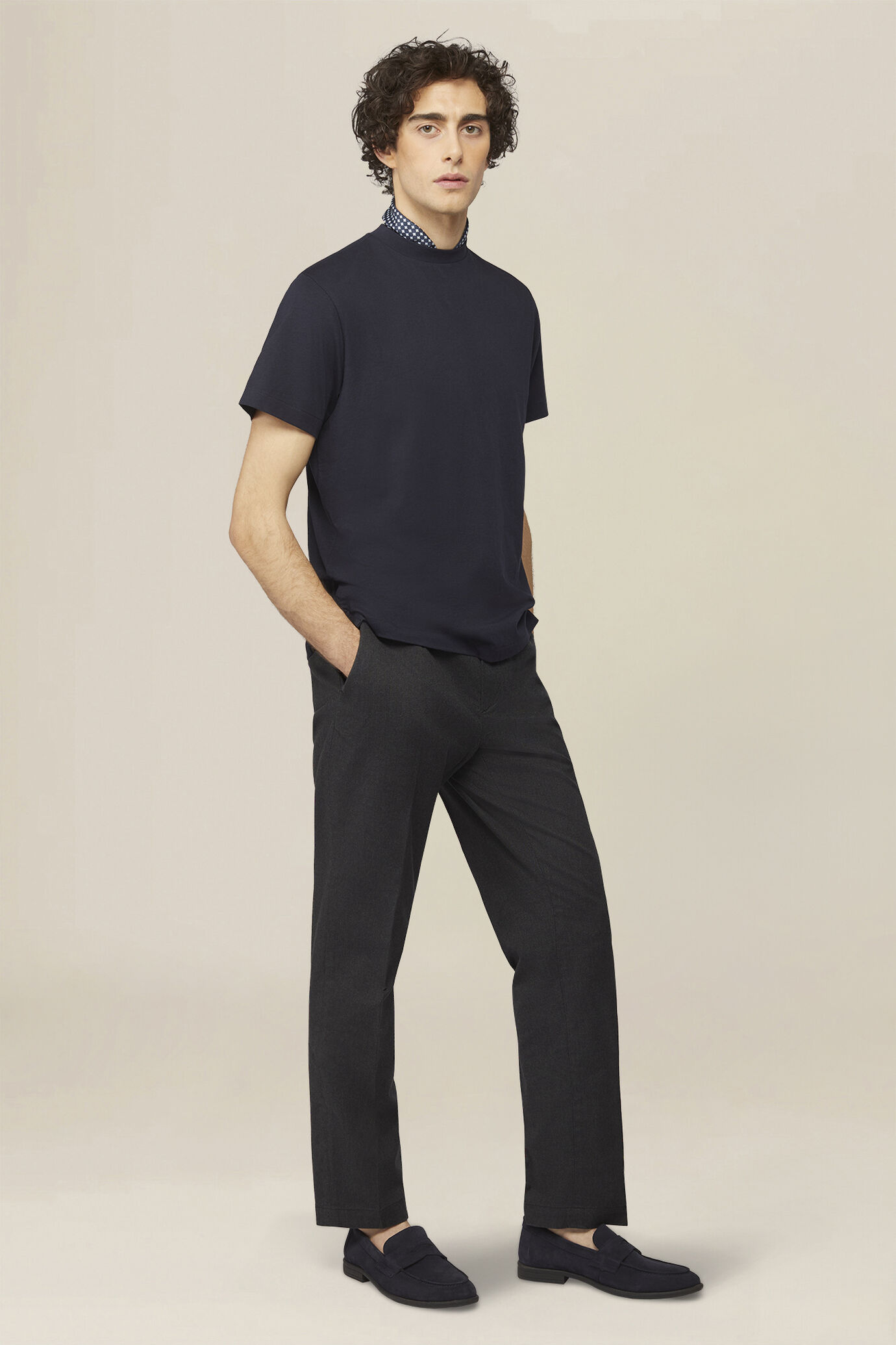 Men's T-shirt in 100% cotton jersey with slightly high neck image number 1