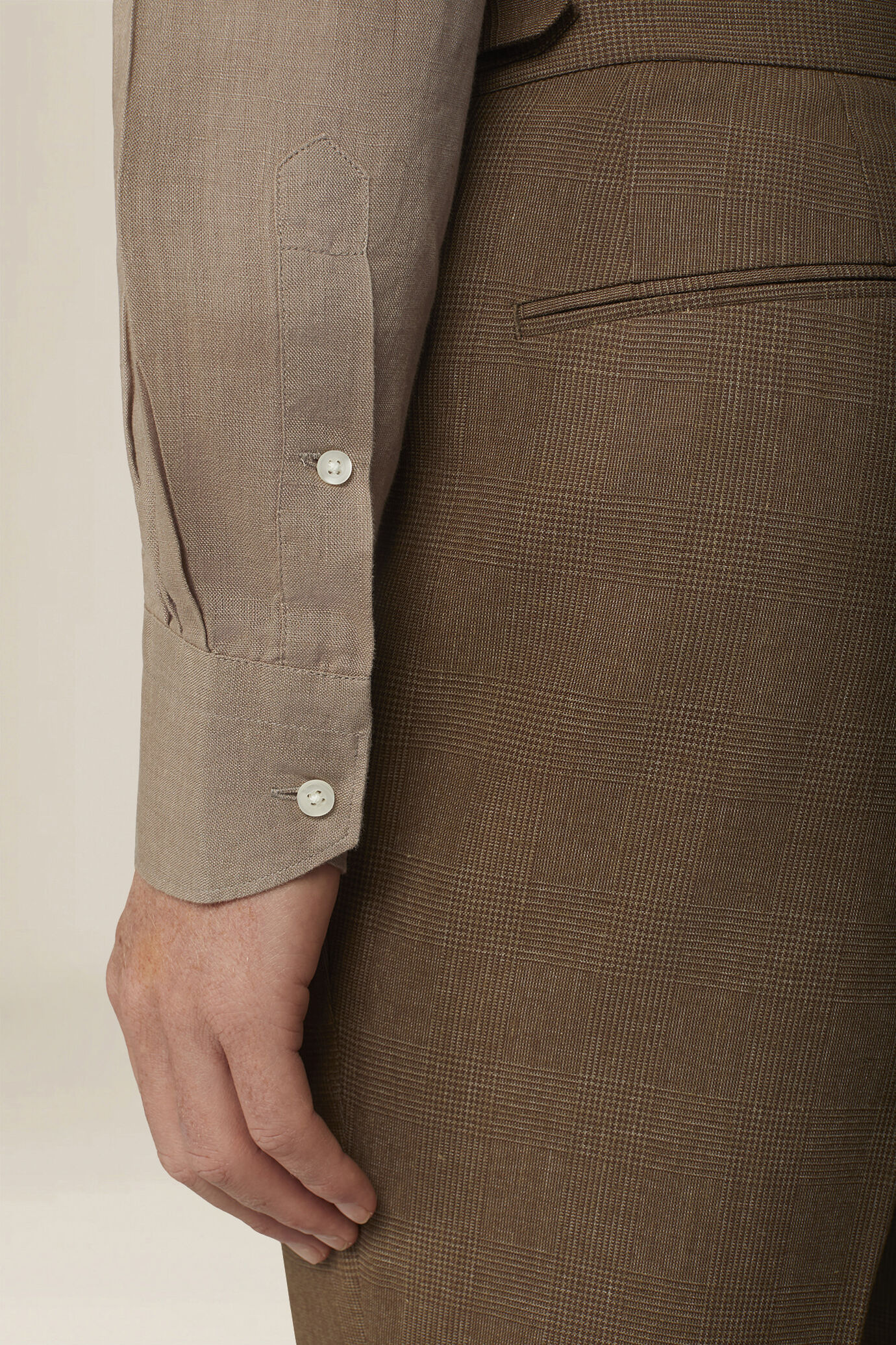 Chemise pour homme 100 % lin boutons blanc cass&eacute; image number 3