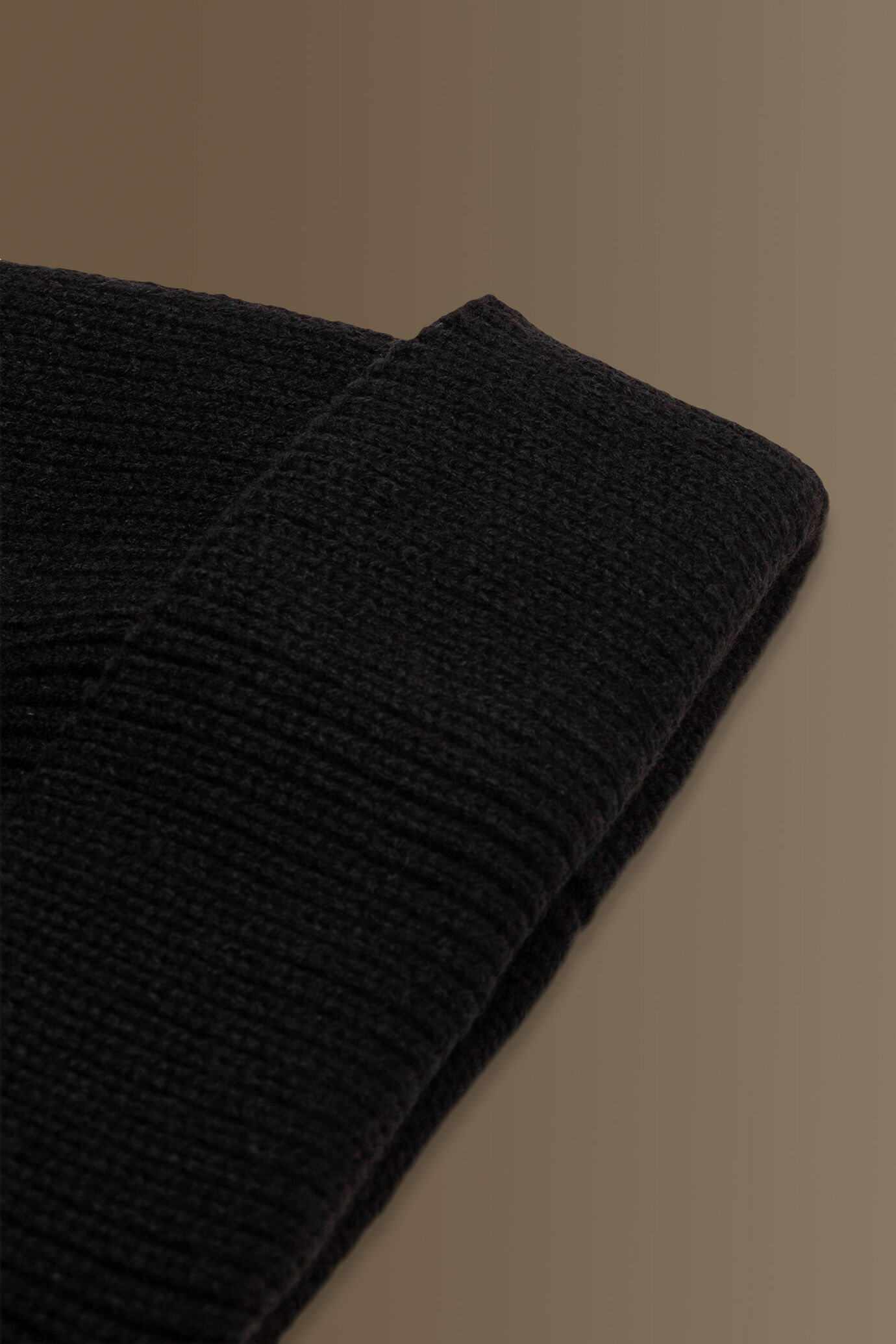 Beanie hat - plain colour image number 1