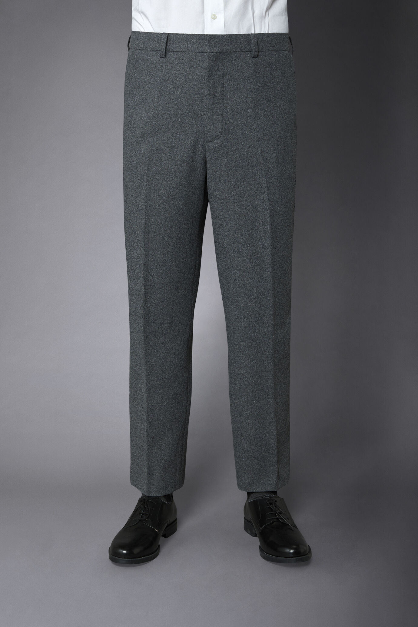 Pantalon sans plis en laine mélangée image number 3