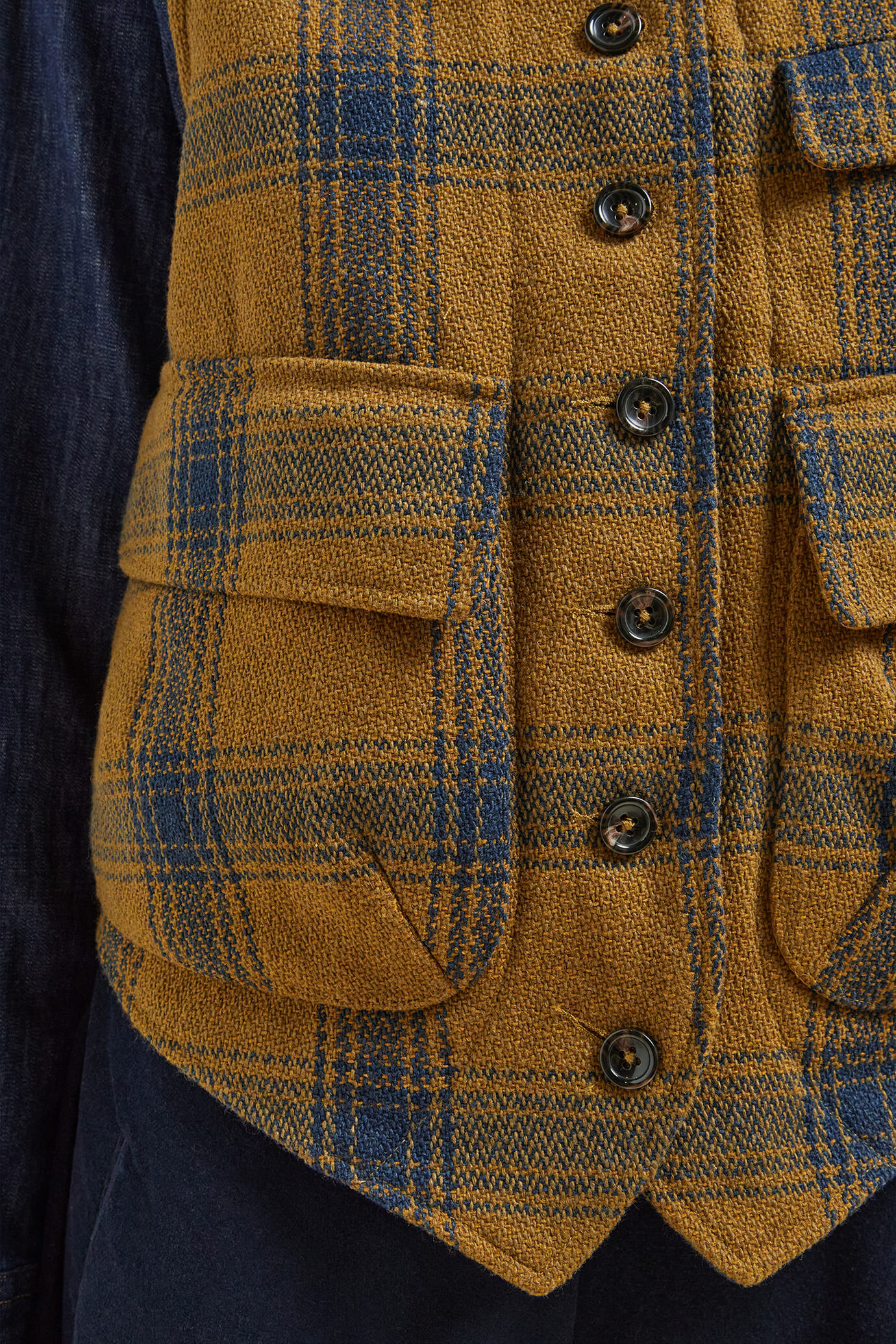 Women's regular fit single-breasted waistcoat in checked wool blend fabric image number 2