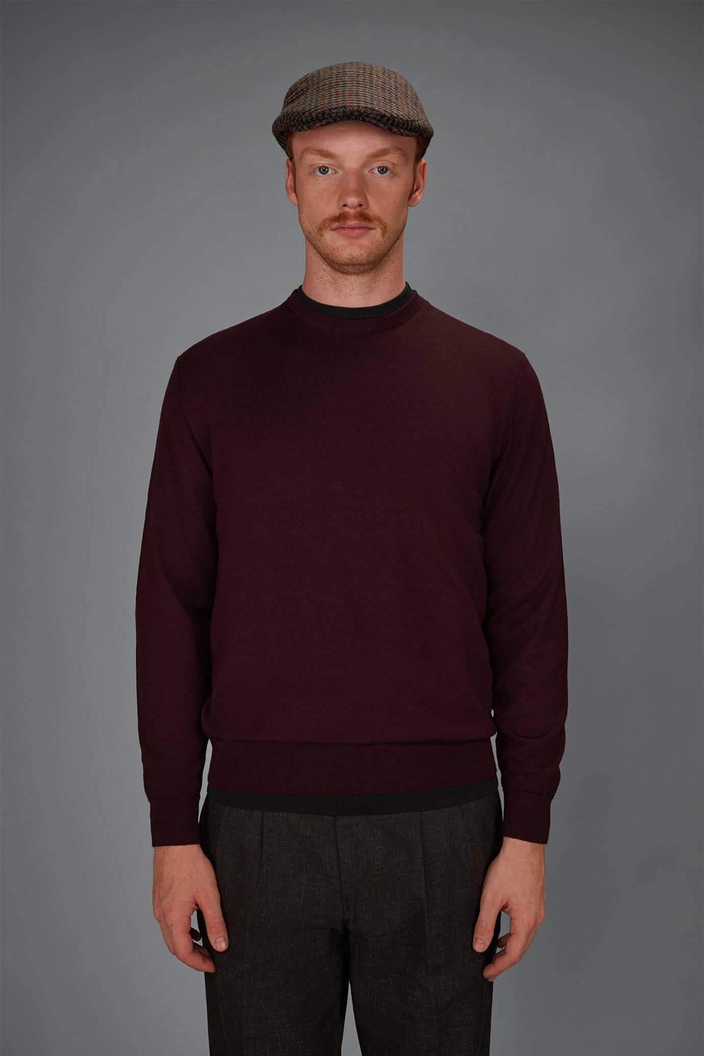 Herren-Rundhalspullover aus 100 % extrafeine Merinowolle in normaler Passform image number 1
