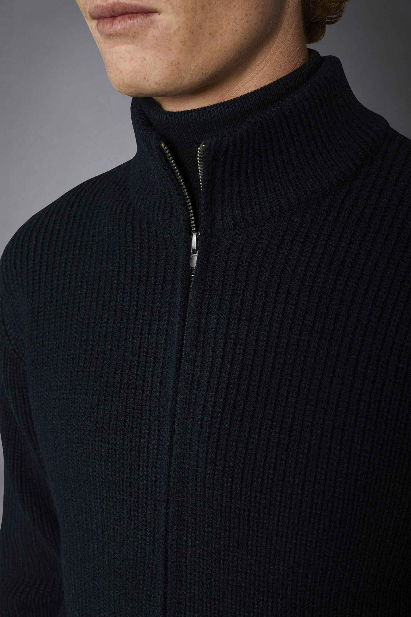 Cardigan zipp&eacute; &agrave; col montant en laine m&eacute;lang&eacute;e &agrave; c&ocirc;tes anglaises, coupe r&eacute;guli&egrave;re image number 2