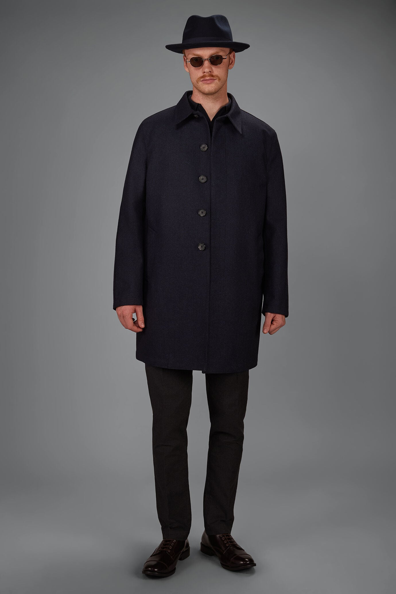 Cappotto uomo con collo loden in misto lana e disegno herringbone regular fit