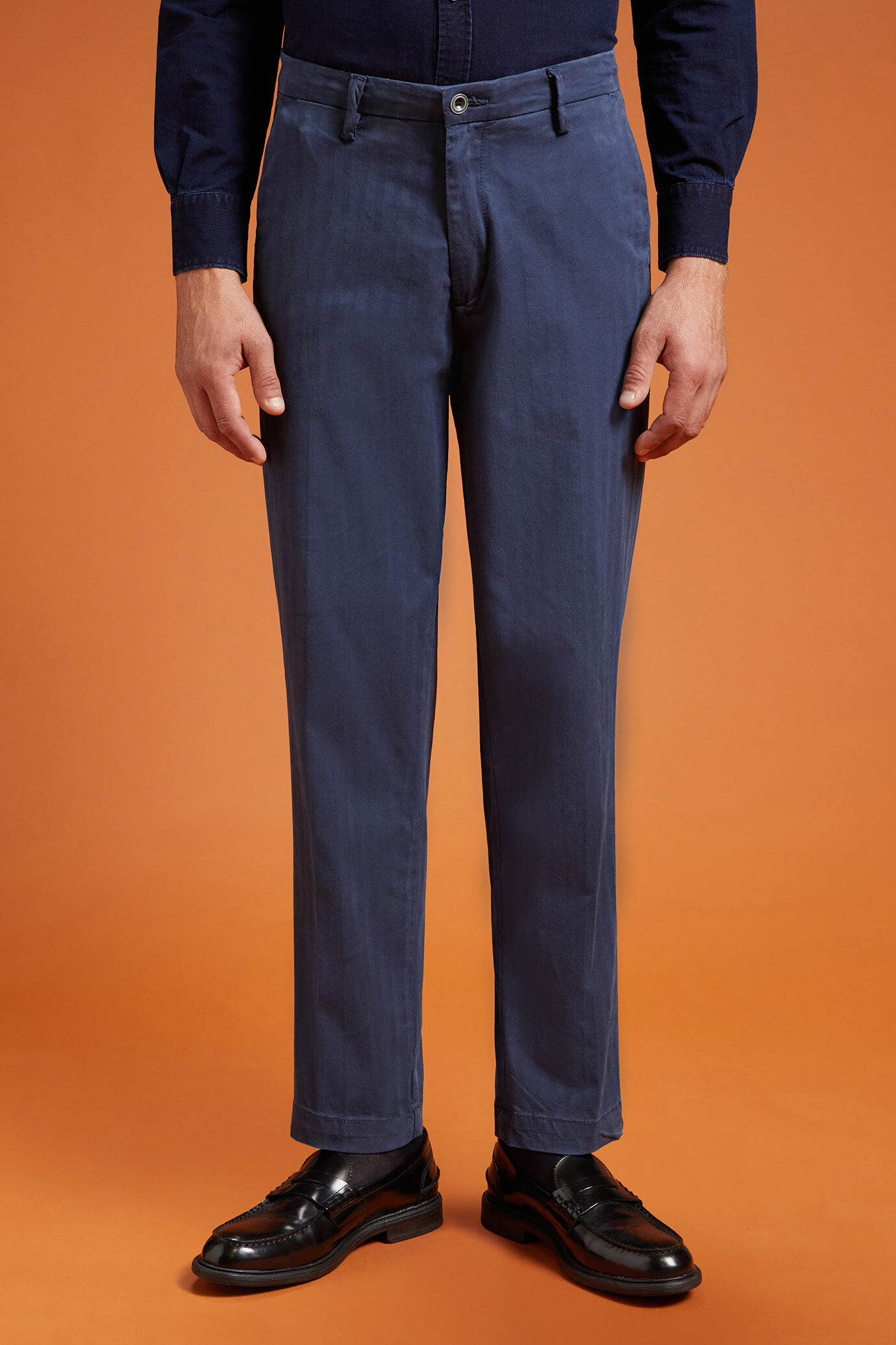 Klassische Herrenhose mit Fischgrätmuster in normaler Passform image number 1