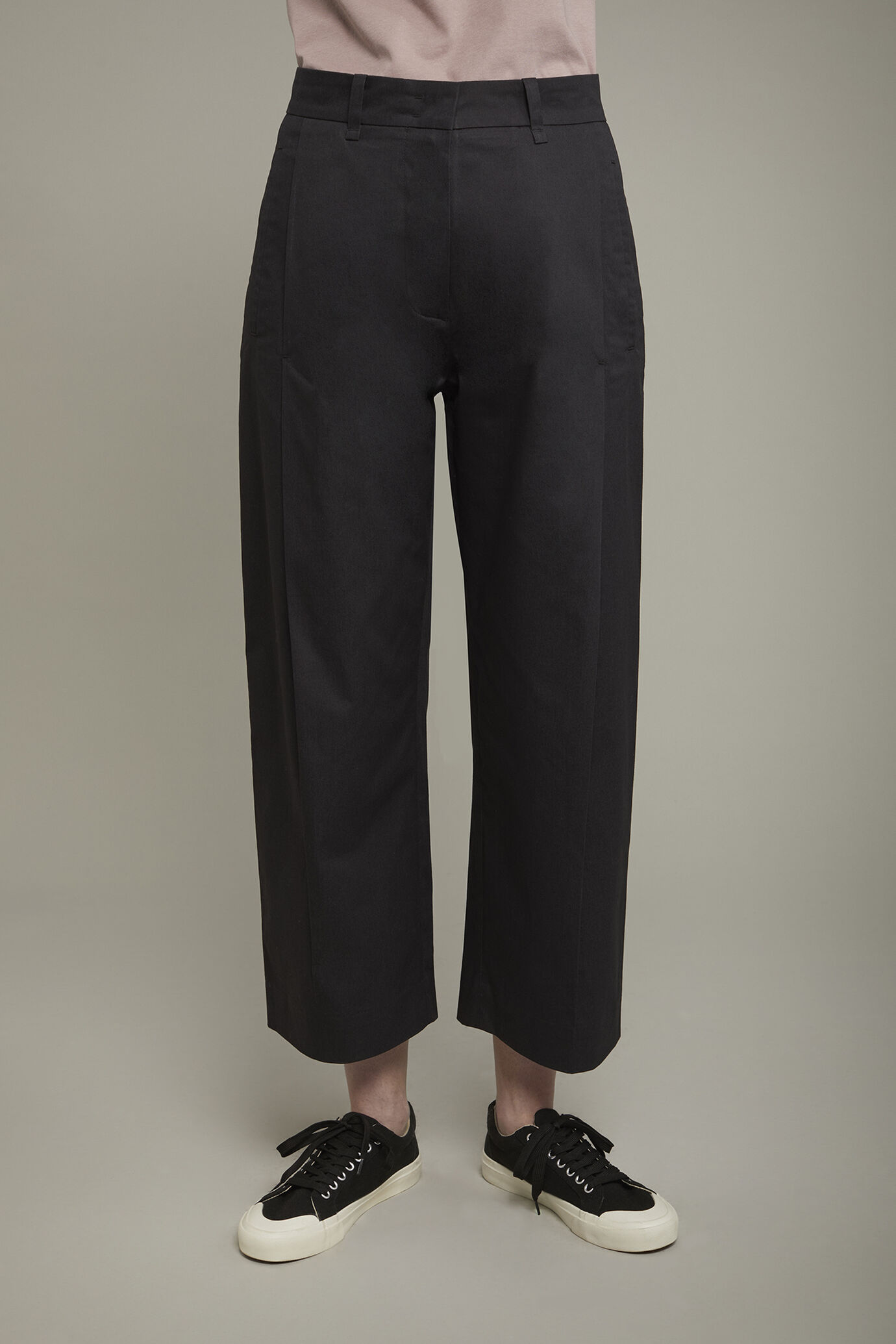 Women’s solid color trousers 100% cotton regular fit image number 3