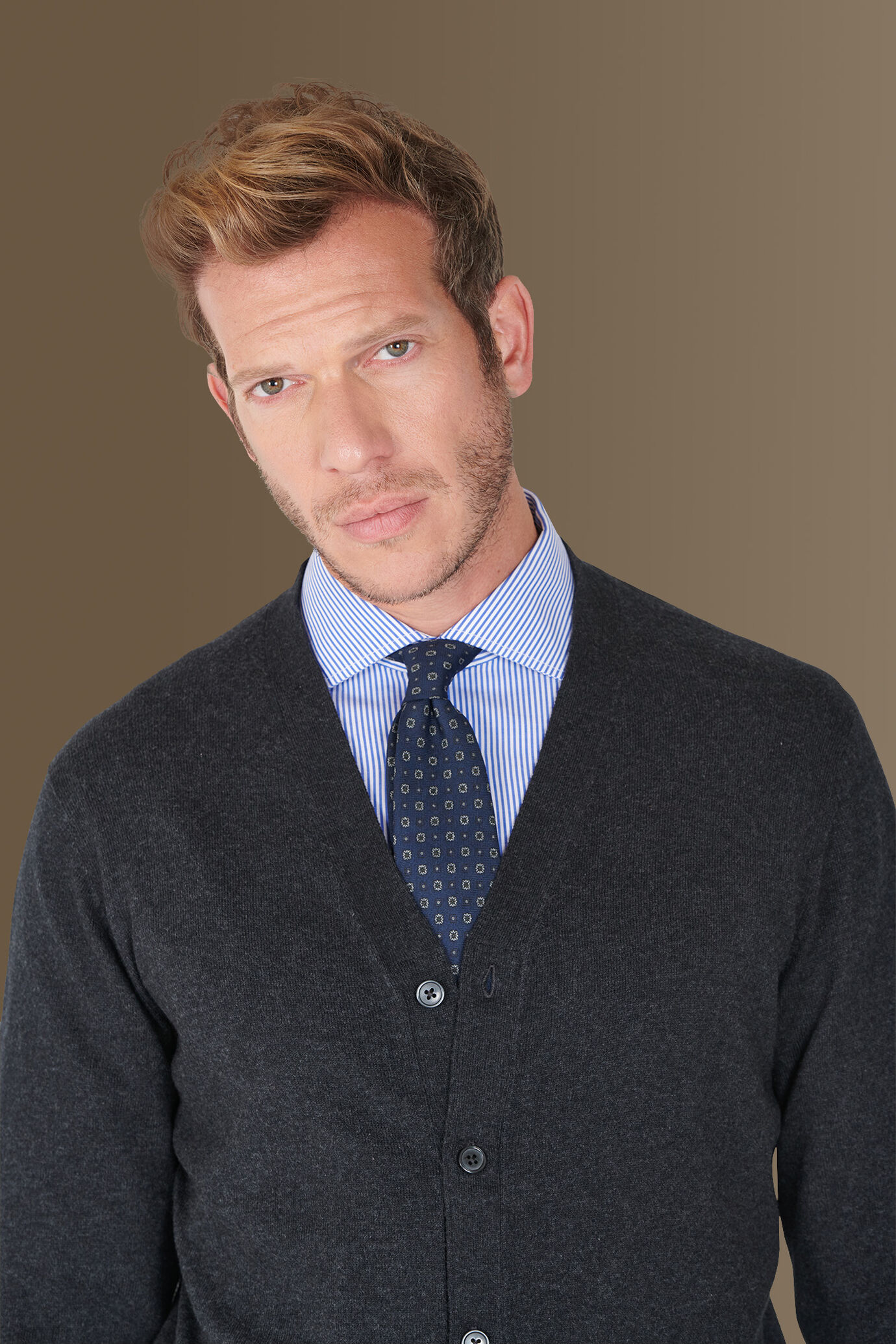 Cardigan classico in misto lana e cotone image number 2