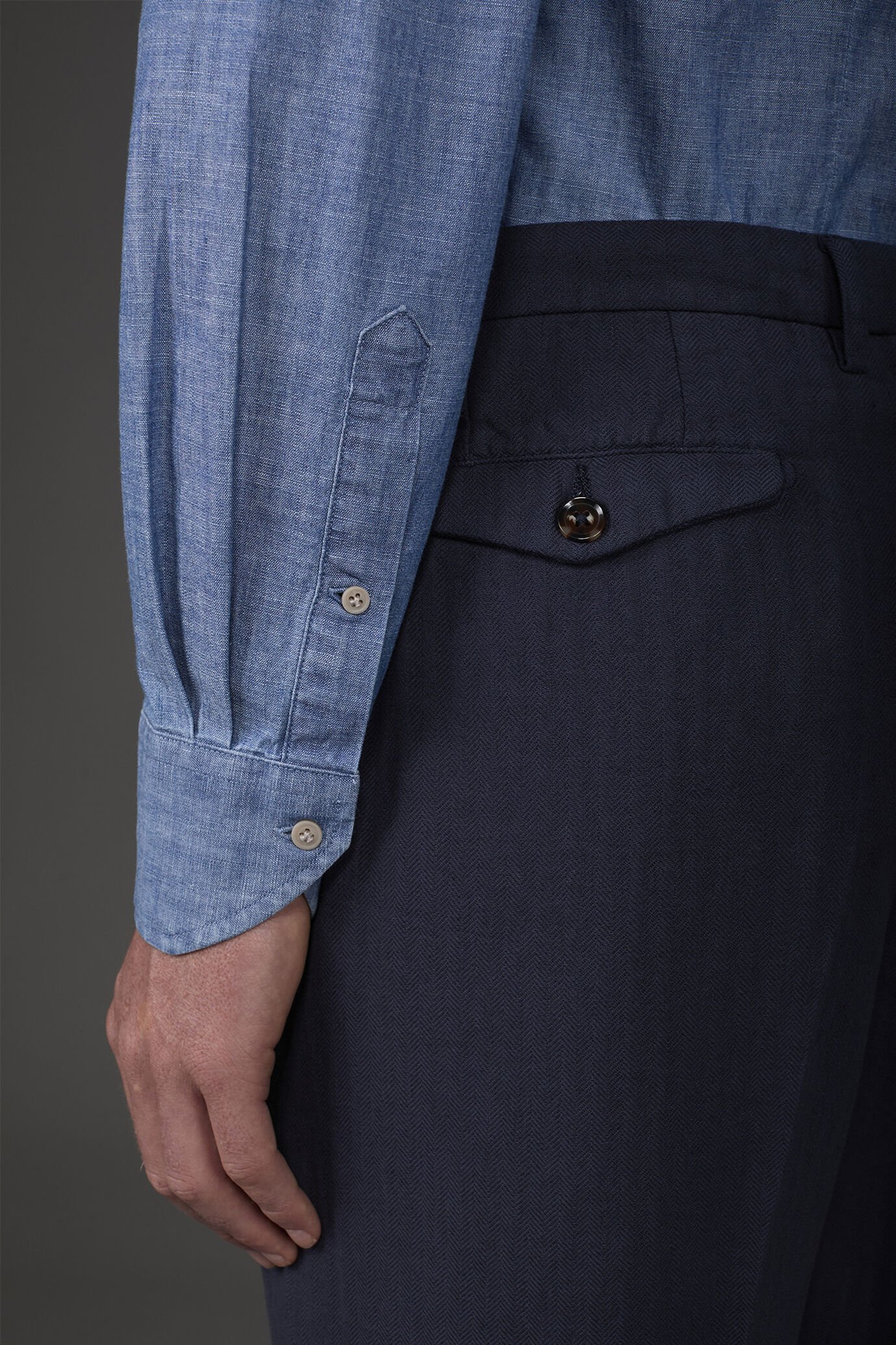Chemise décontractée pour homme à col classique, tissu chambray image number 3