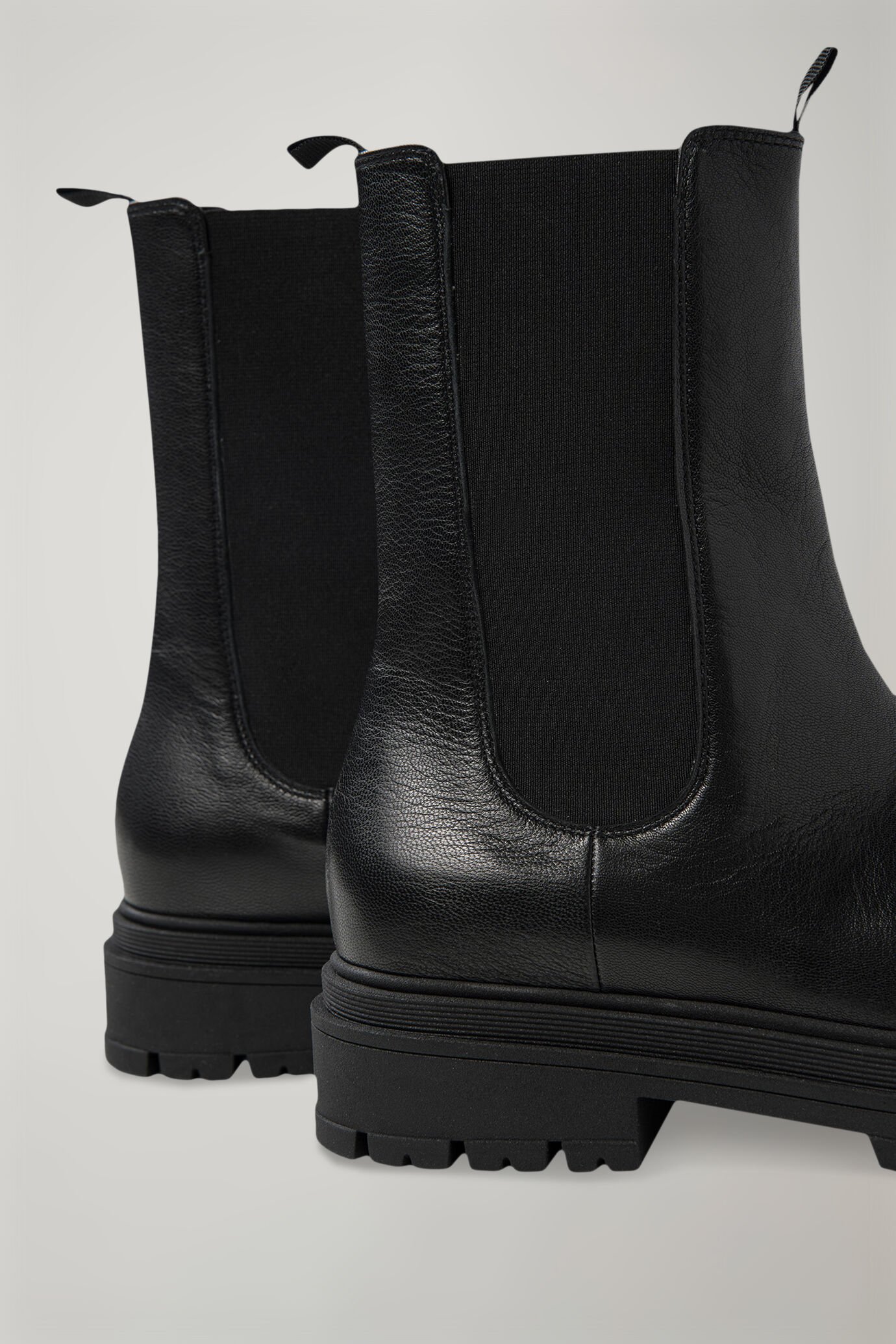 Women's 100% matte leather chelsea boots with rubber bottom image number 3