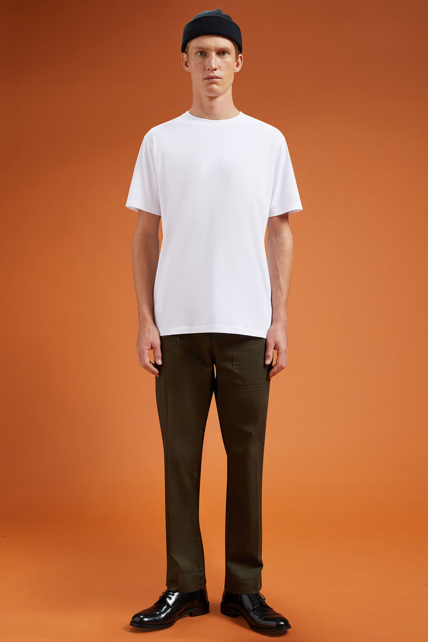 Herren-T-Shirt mit Rundhalsausschnitt und kurzen Ärmeln aus 100 % Baumwolle in normaler Passform image number 2
