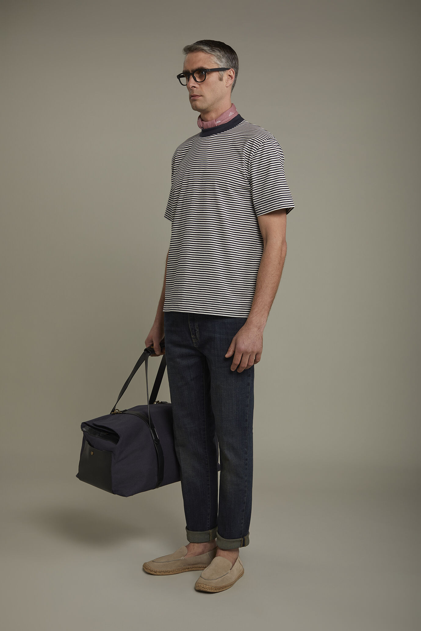Gestreiftes Herren-T-Shirt mit Rundhalsausschnitt aus 100 % Baumwolle in normaler Passform image number 1