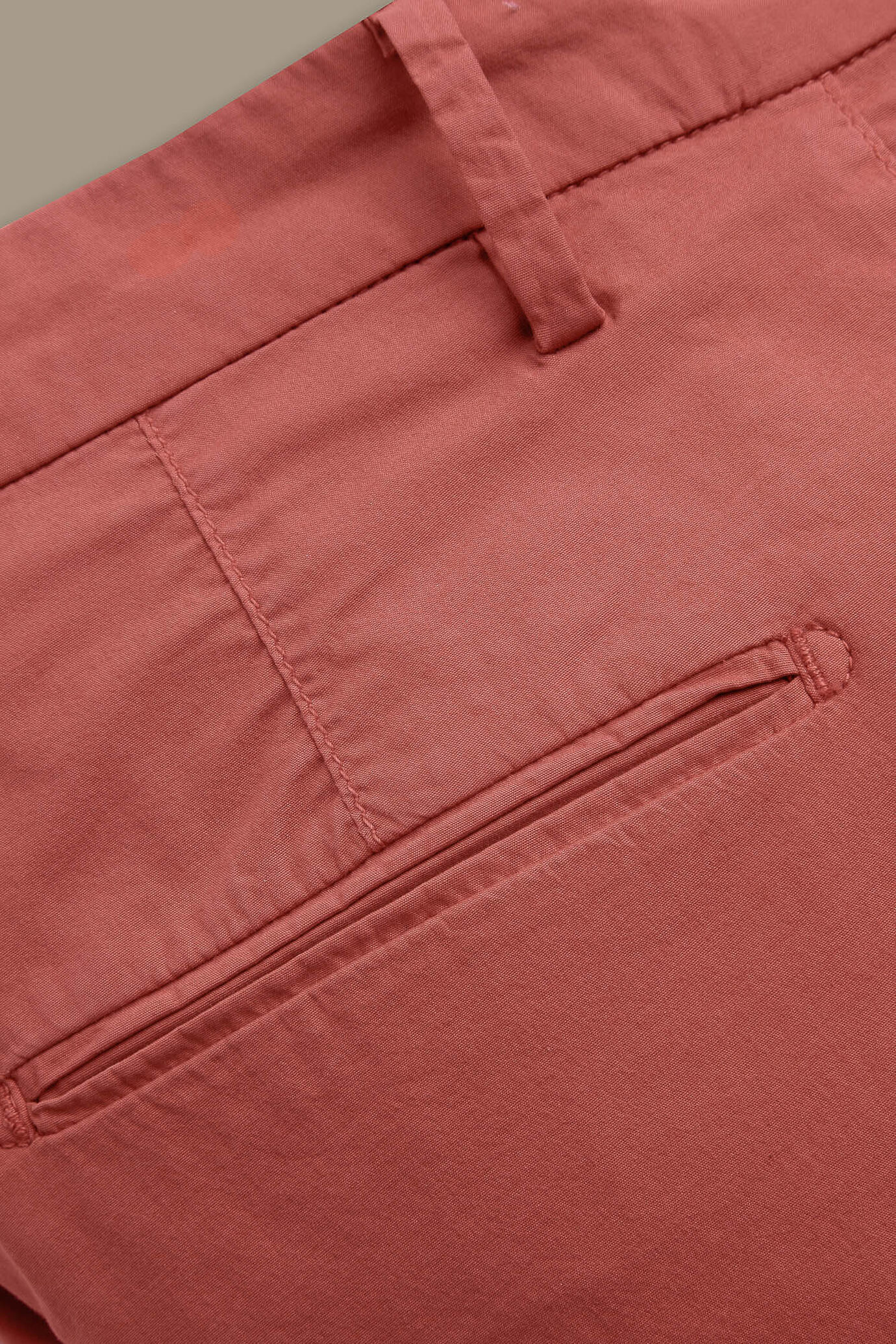 Pantalone uomo chino tinta unita image number 1