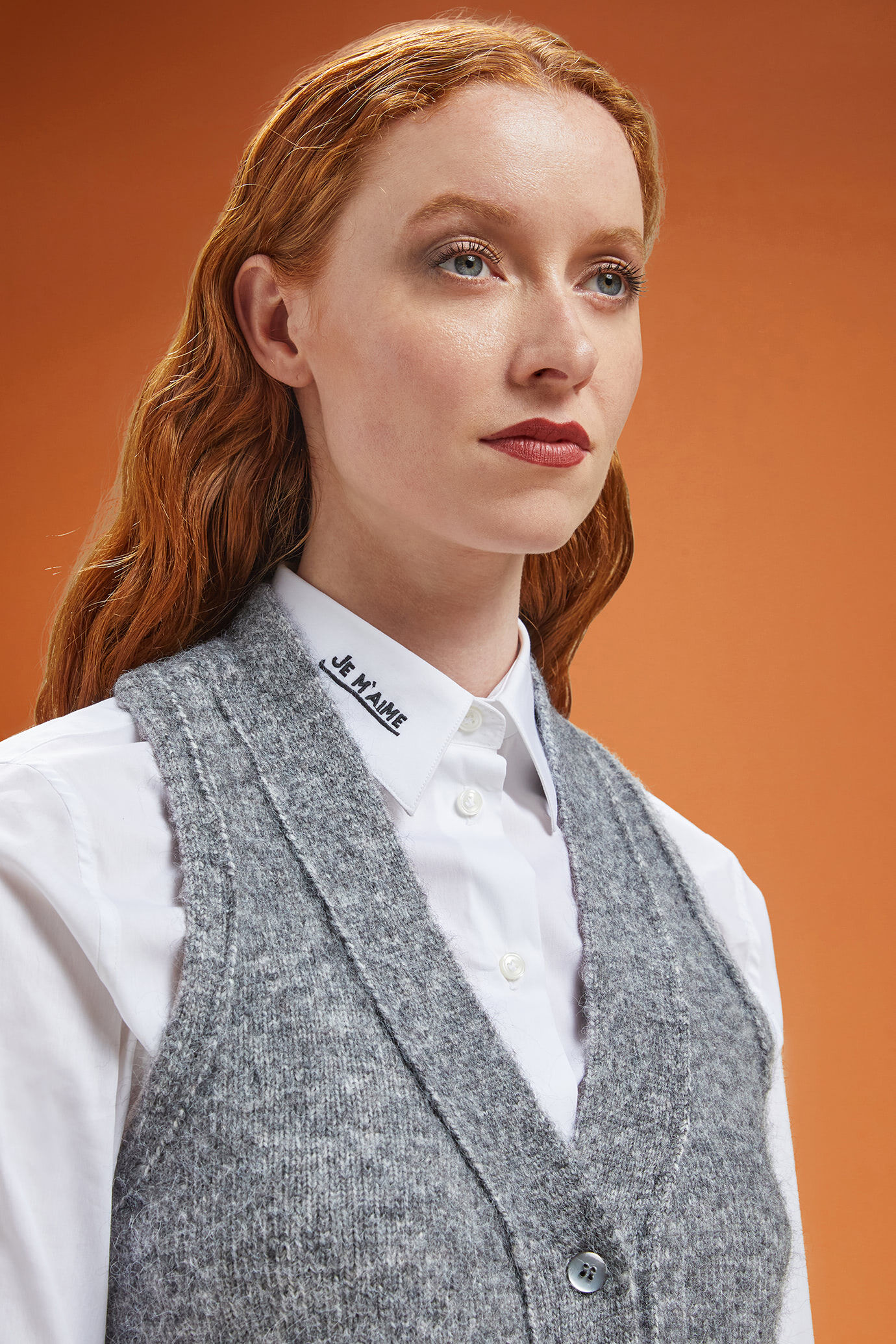 Gilet pour femme en maille, col en V, coupe classique image number 2