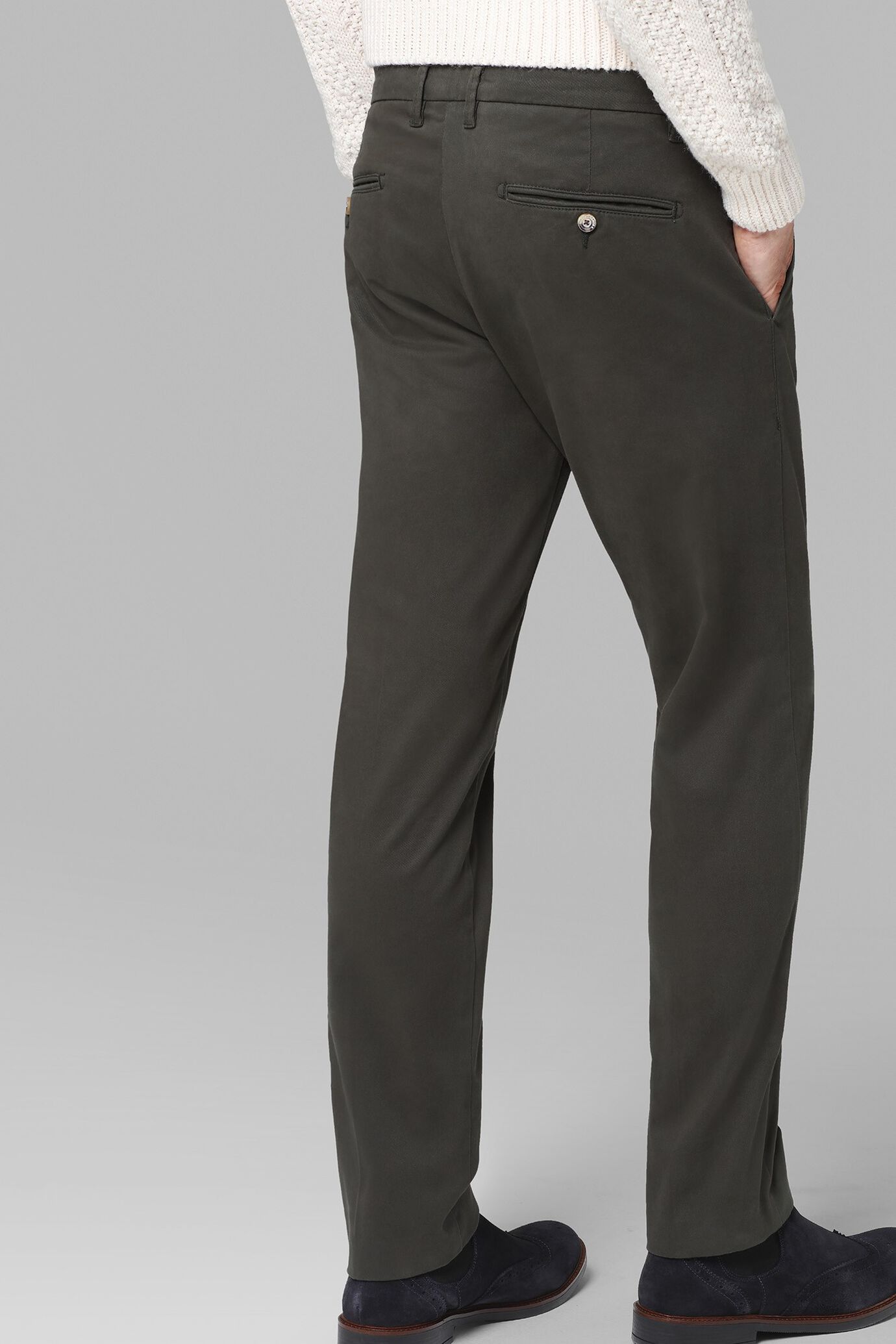 Pantalone chino uomo in twill elastico image number 2