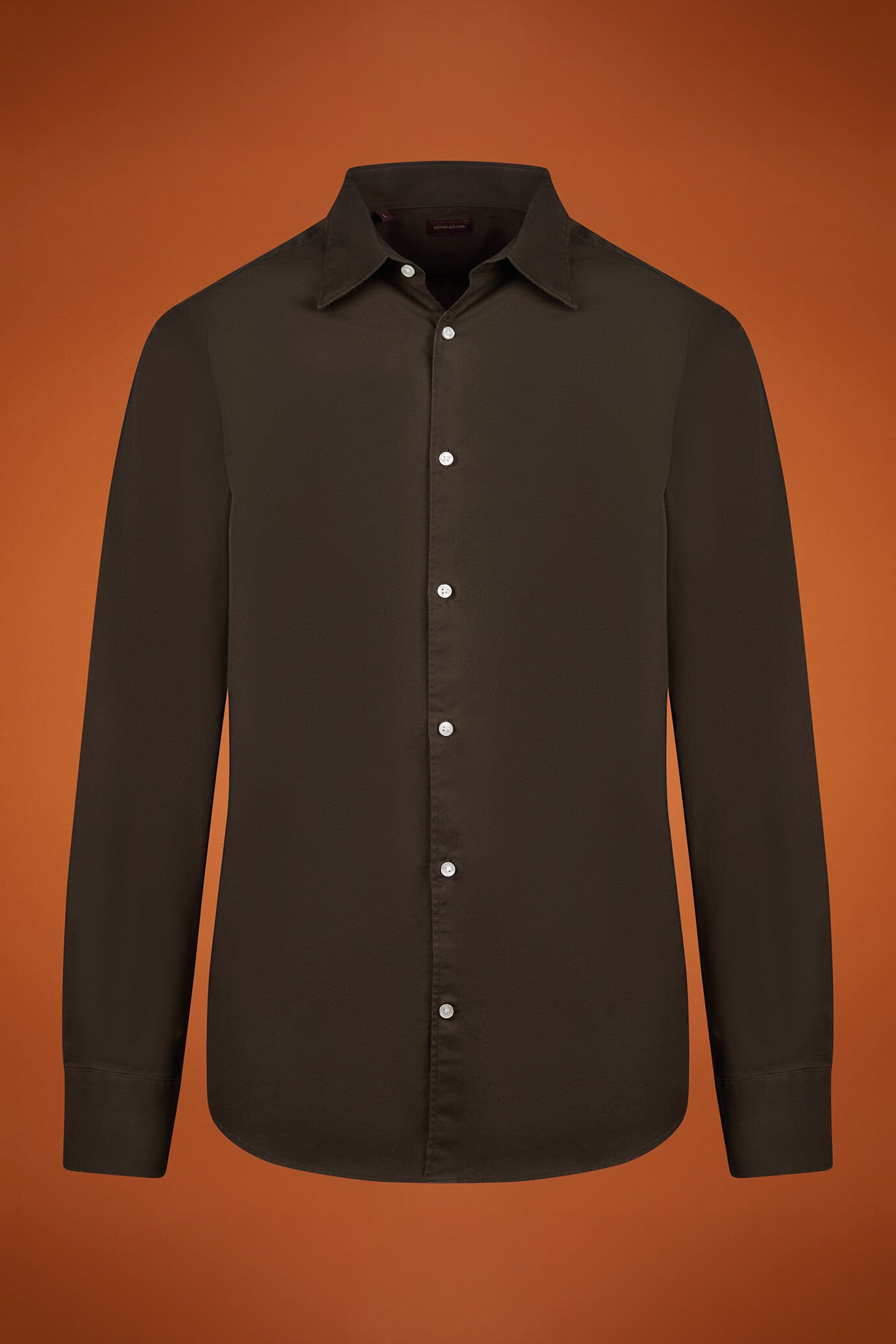 Men's comfort fit casual shirt with a classic collar in plain 100% cotton washed gabardine image number 4