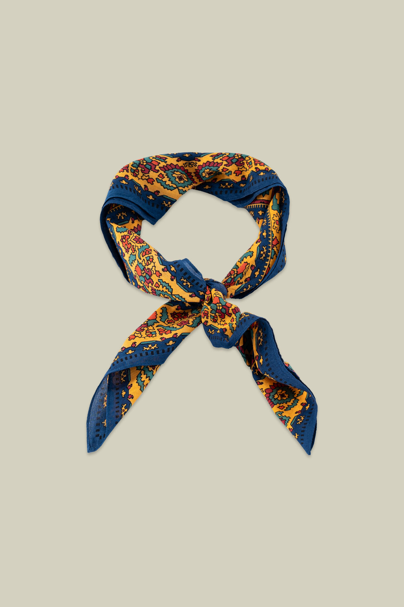 Herrenschal mit auff&auml;lligem Makromuster image number 2