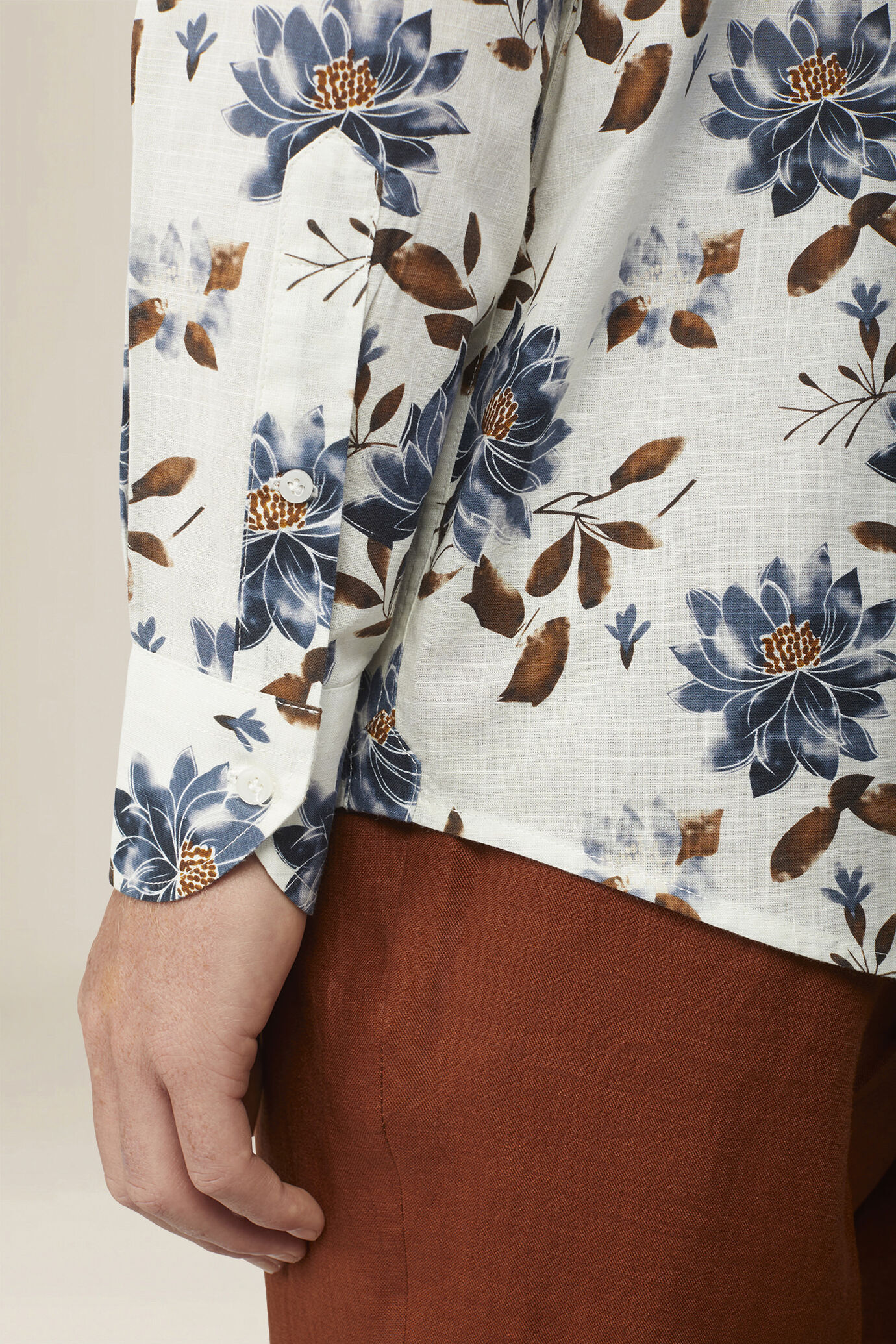 Camicia uomo casual in tessuto floreale 100% cotone image number 3