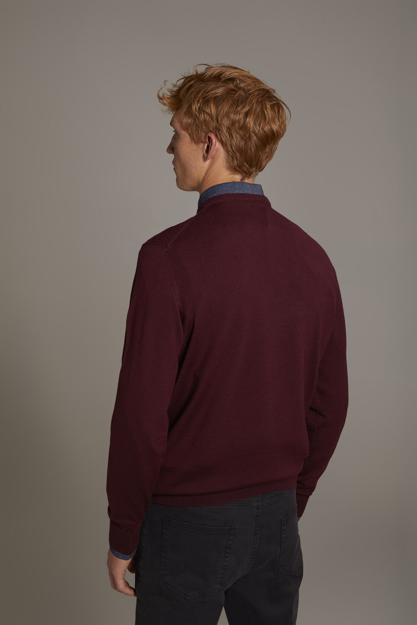Round neck 100% merino wool sweater image number 3