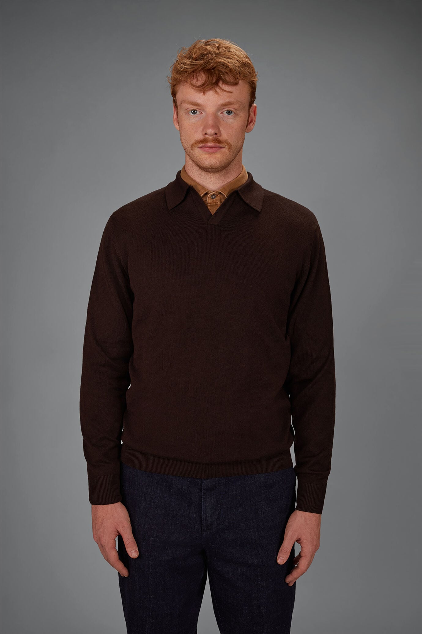 Polo pour homme tricot&eacute; coupe classique image number 1