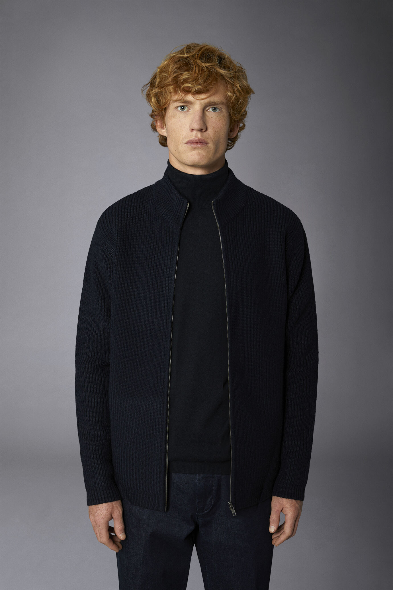 Cardigan zipp&eacute; &agrave; col montant en laine m&eacute;lang&eacute;e &agrave; c&ocirc;tes anglaises, coupe r&eacute;guli&egrave;re image number 3