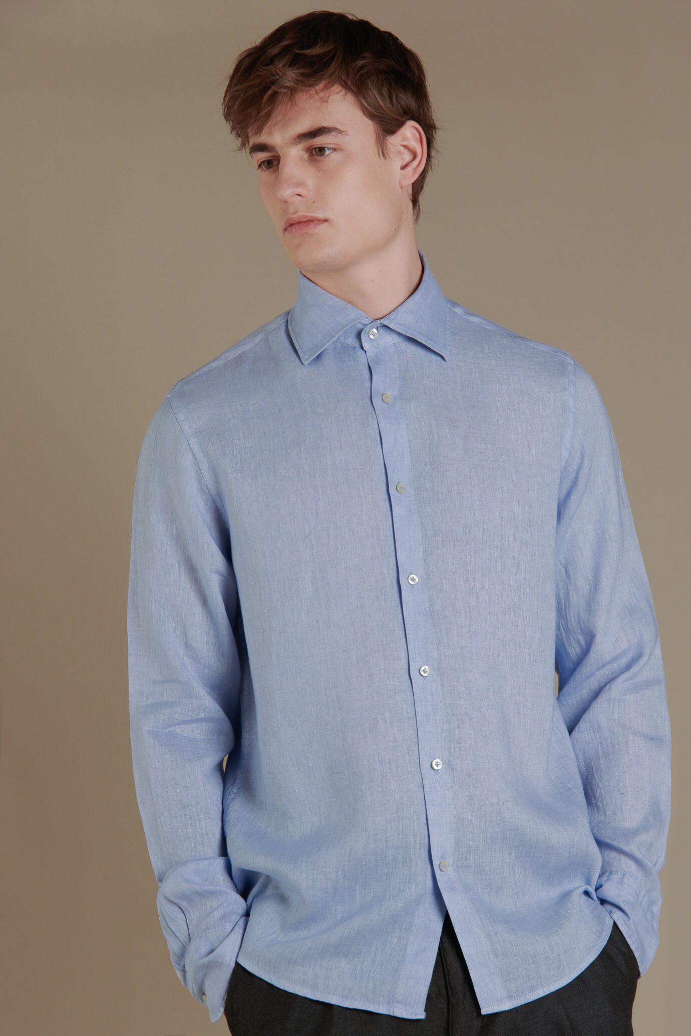 Camicia casual uomo collo francese 100% lino manica lunga image number 0