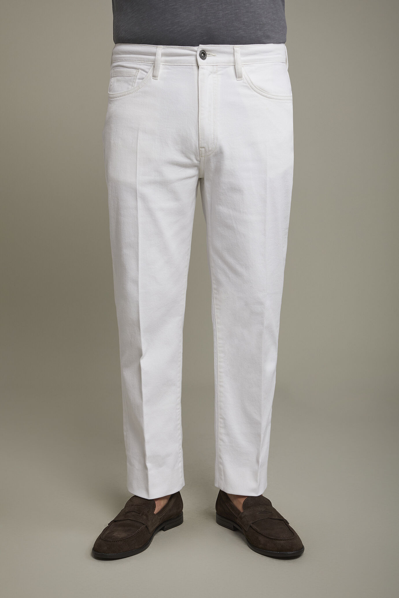 Pantalone uomo 5 tasche tessuto in cotone costruzione twill elasticizzato regular fit image number 3
