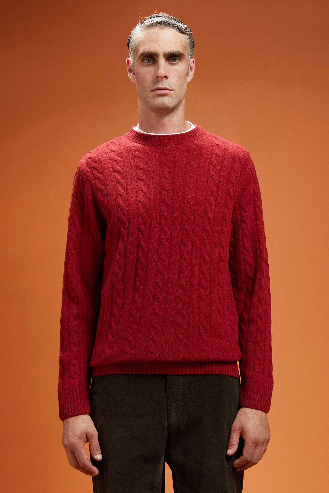 Pull homme à col rond en laine d'agneau, coupe classique image number 0