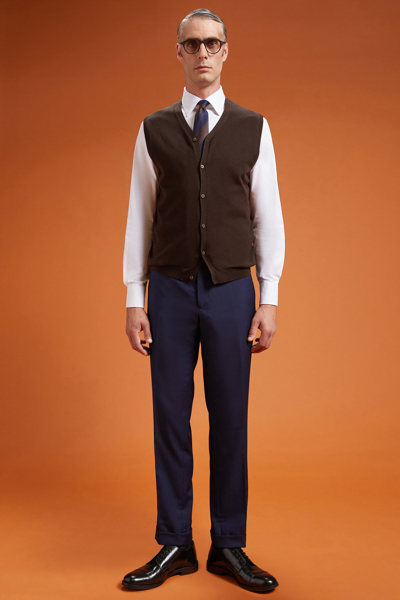 Gilet uomo scollo a v 100% lana merino extrafine regular fit image number 1