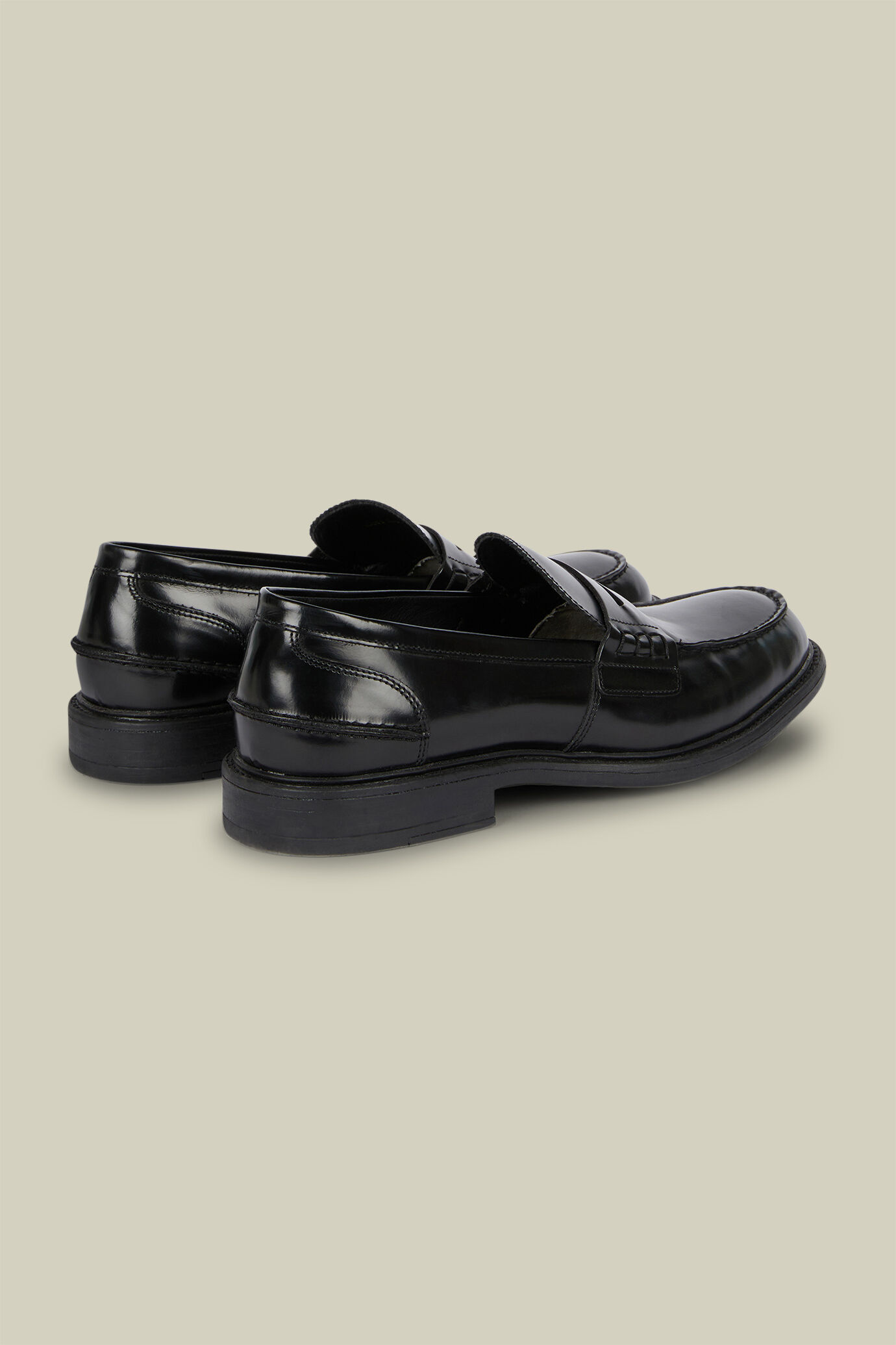 Mocassino classico uomo con suola in gomma image number 2