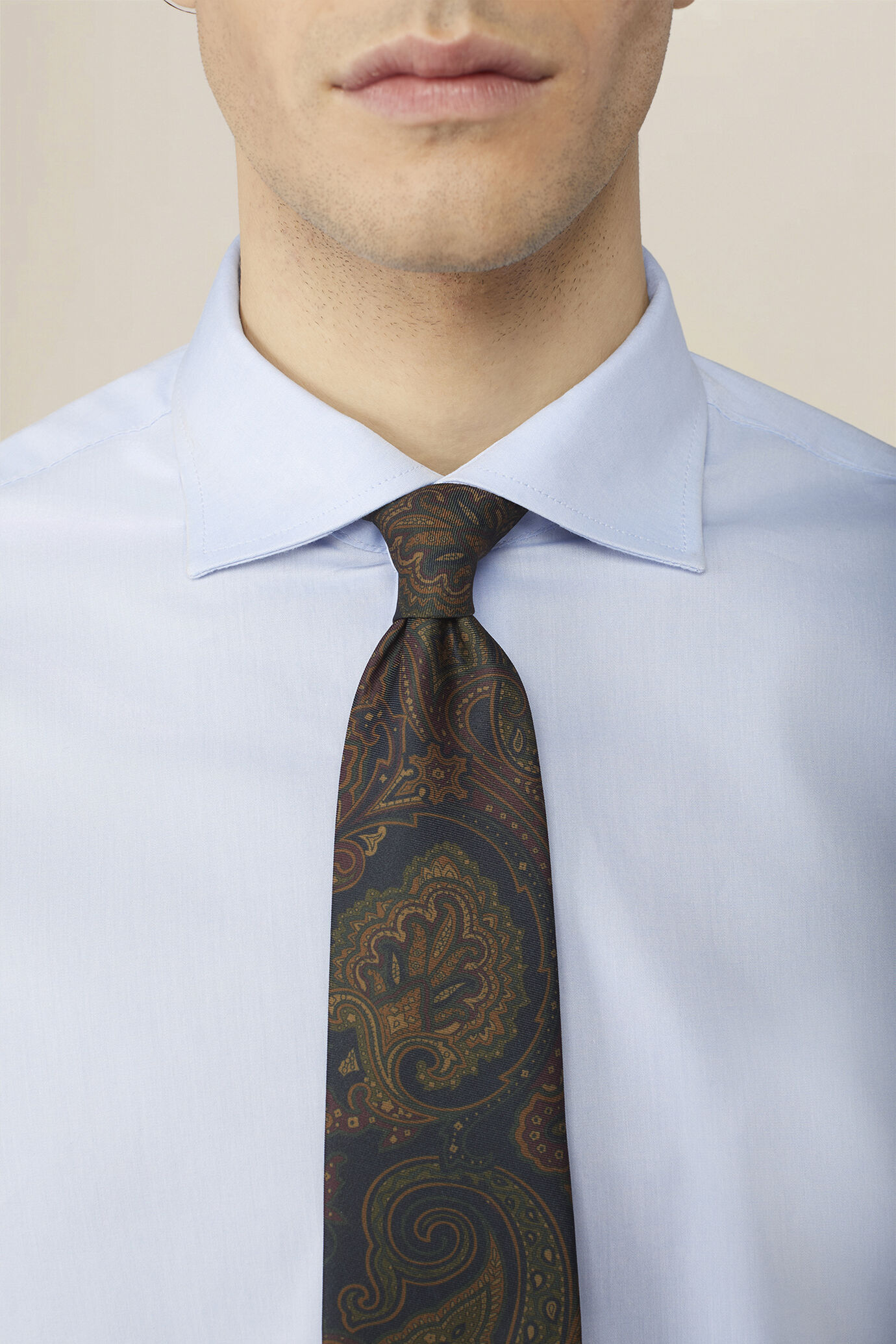 Cravatta uomo con fantasia paisley