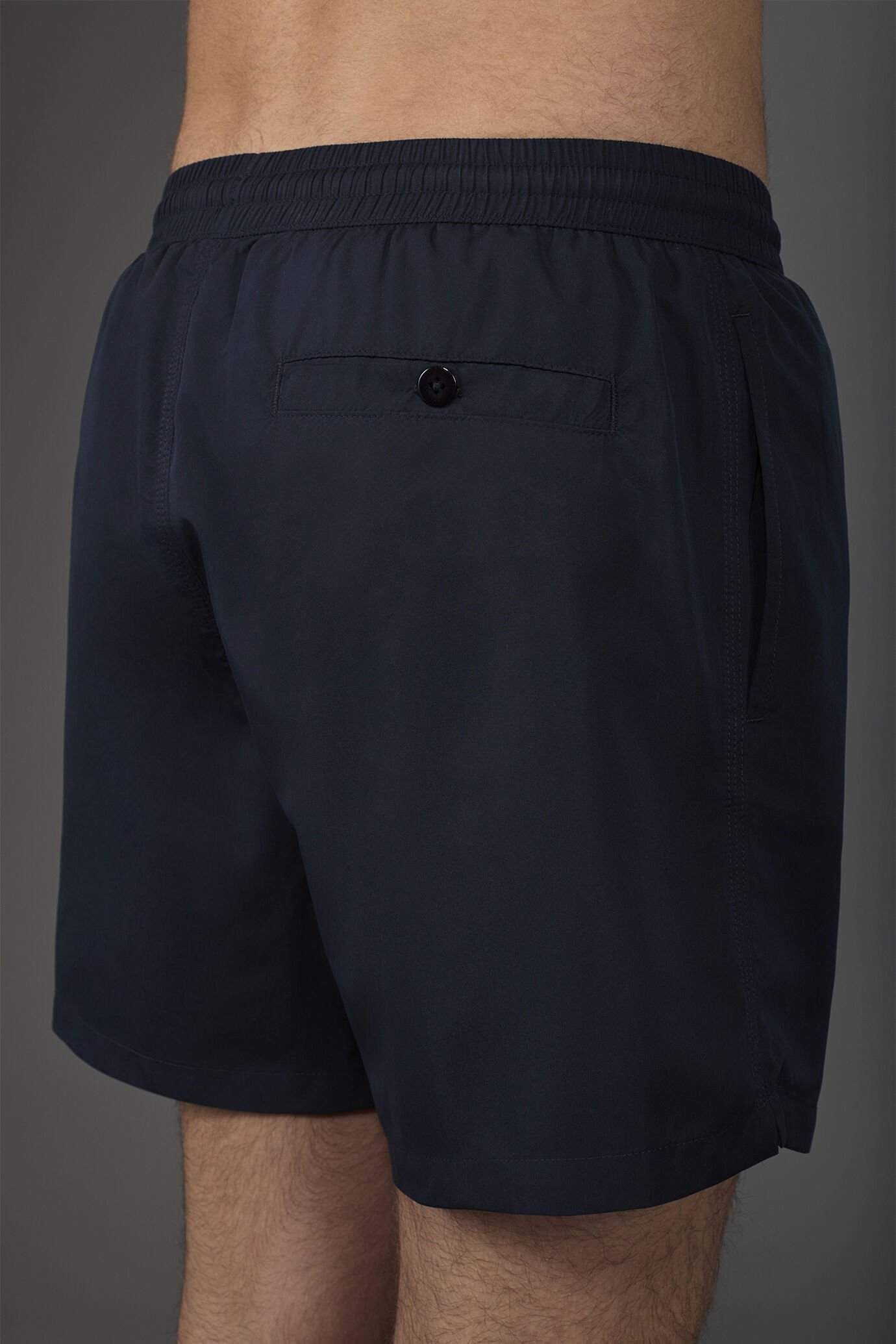 Einfarbige Herren-Badehose image number 3