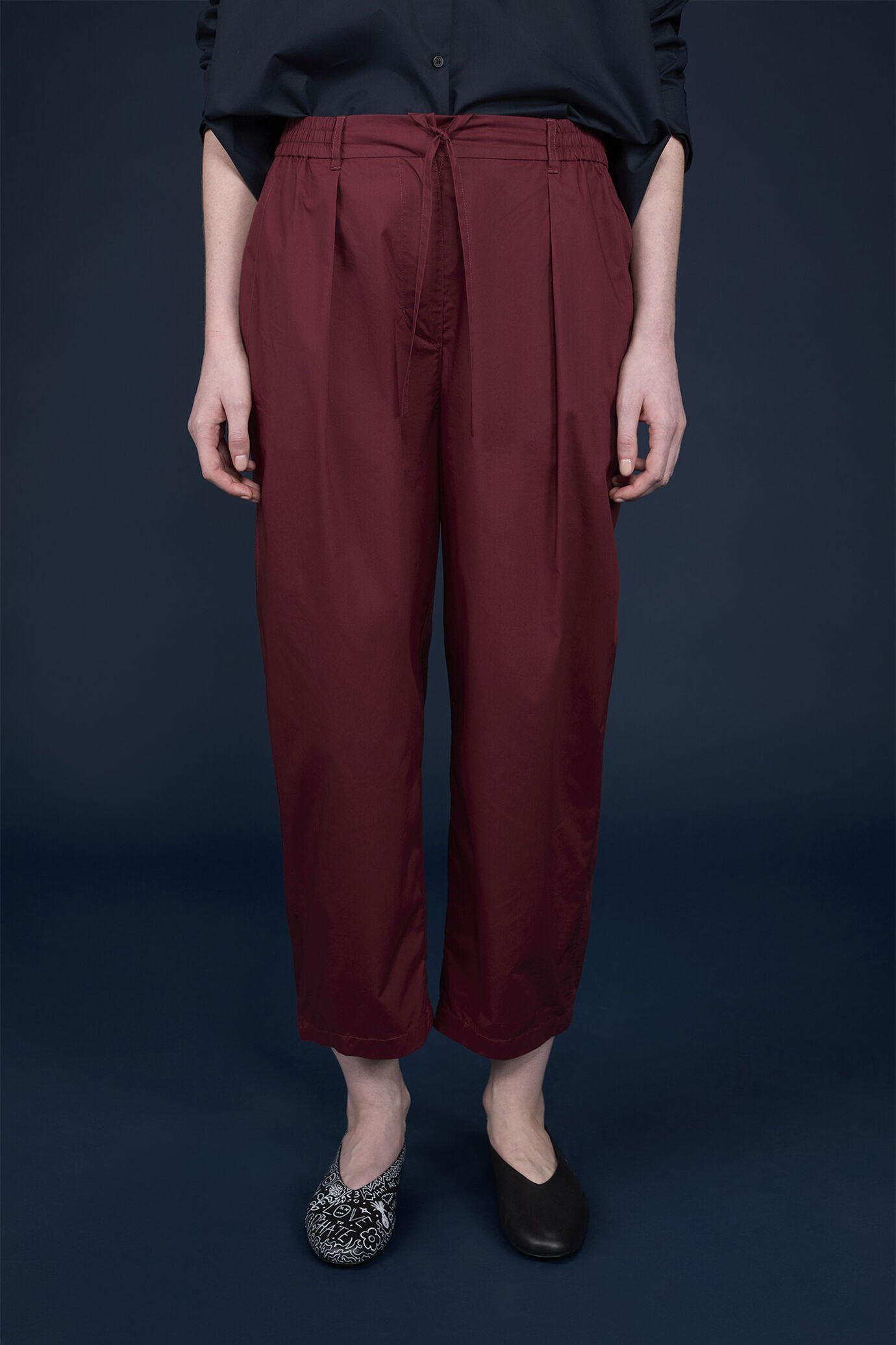 Pantalone donna con pince 100% cotone image number 1