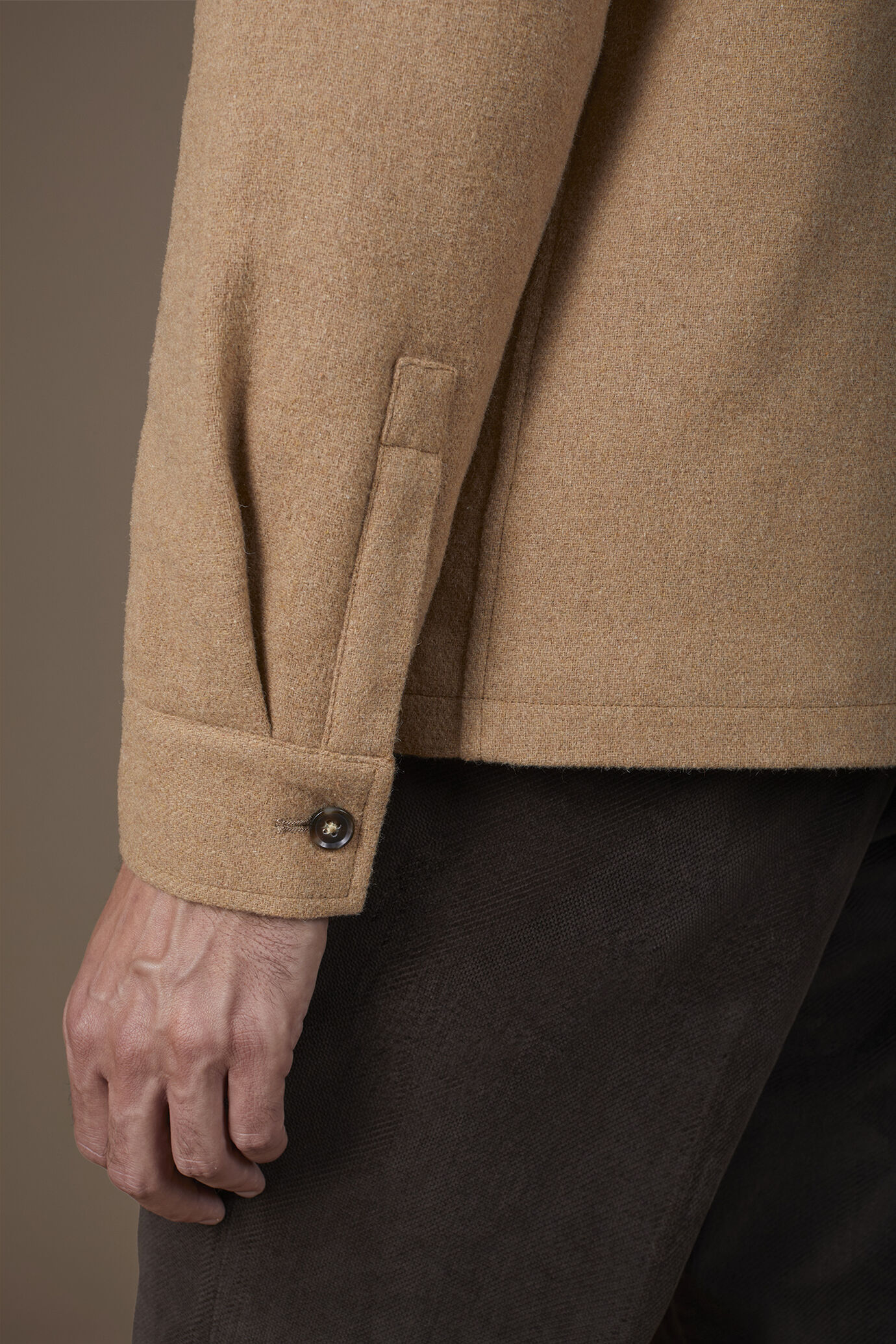 Men's overshirts in wool blend fabric with herringbone pattern regular fit image number 4