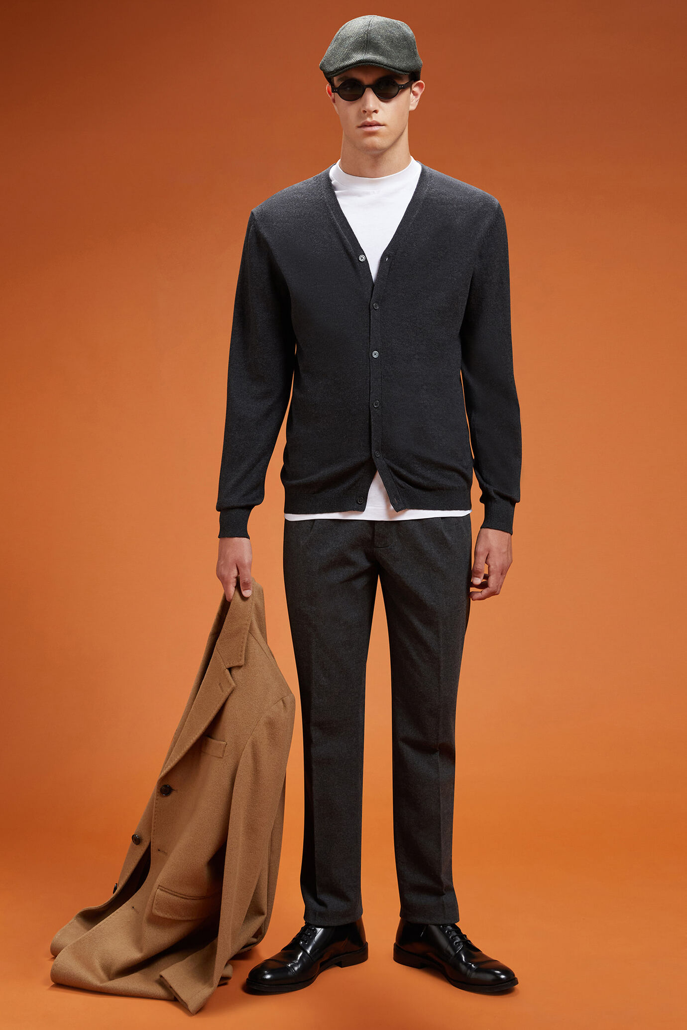 Cardigan uomo scollo a v lana e cotone regular fit image number 1