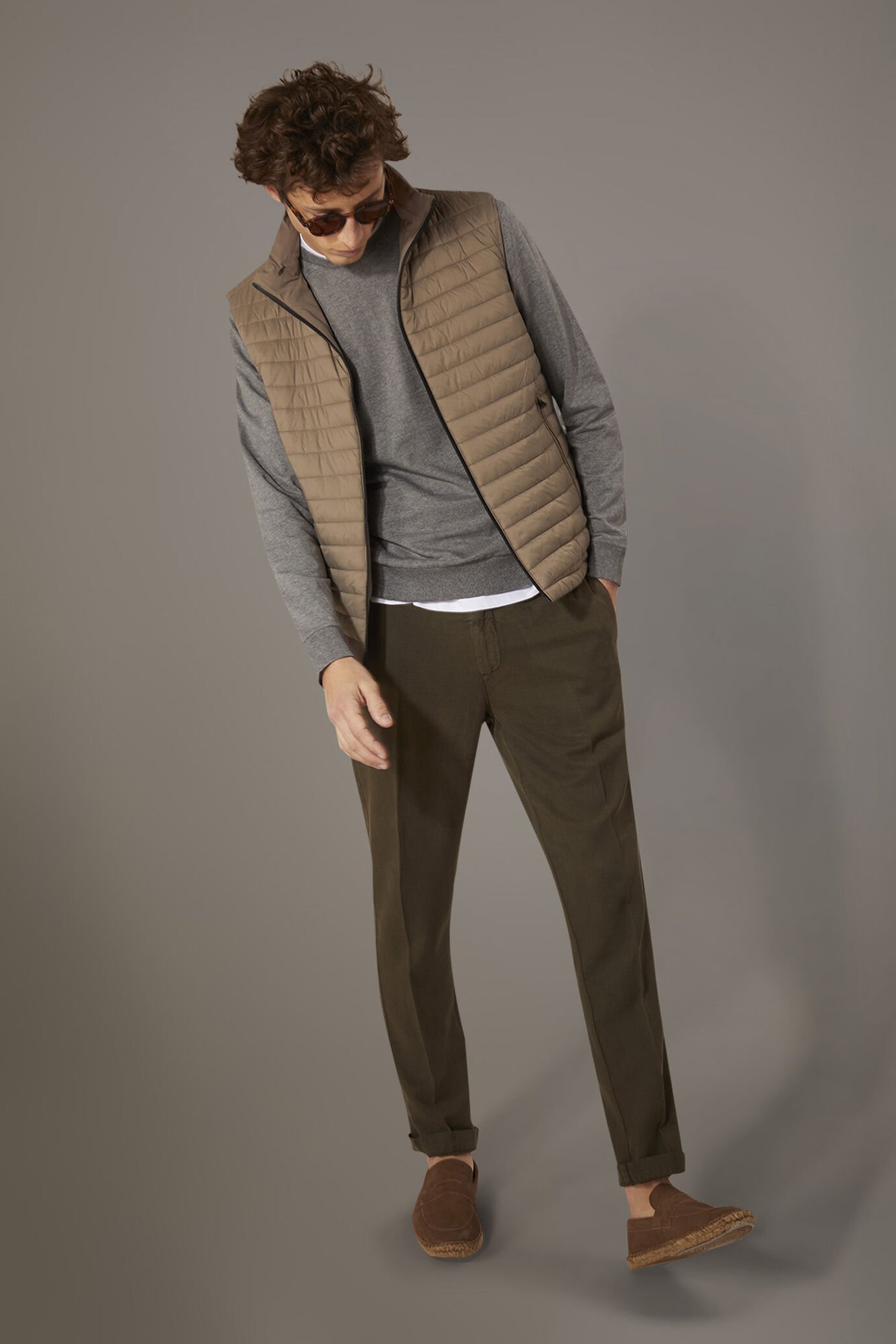 Reversible gilet with storm hood image number 0